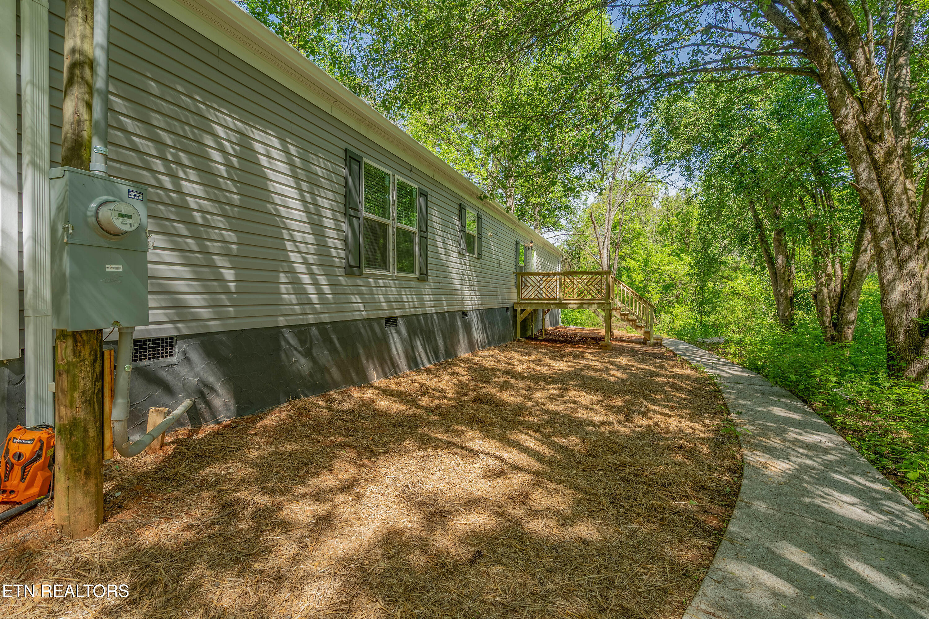 136 Sugar Road Oliver Springs TN 37840