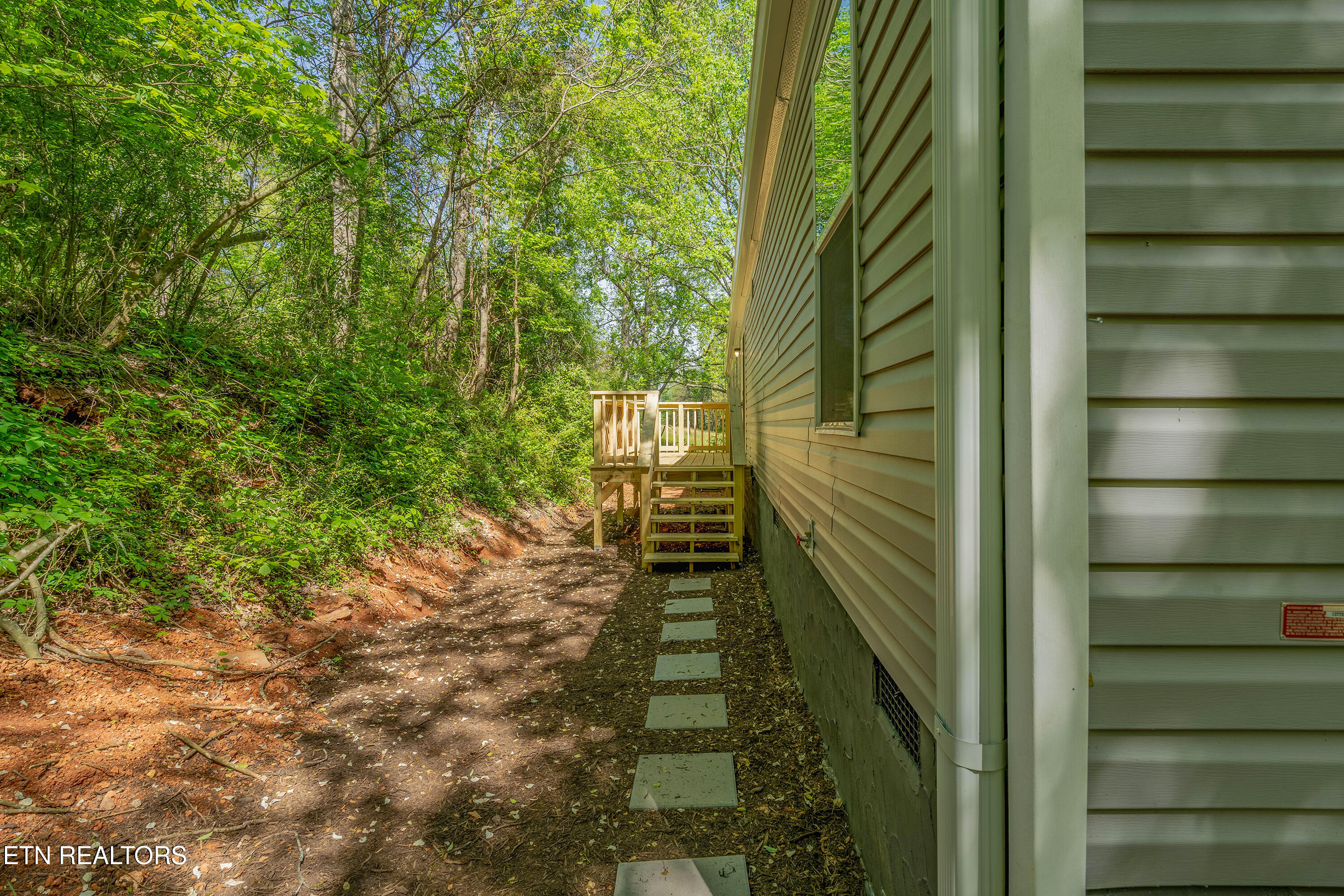 136 Sugar Road Oliver Springs TN 37840