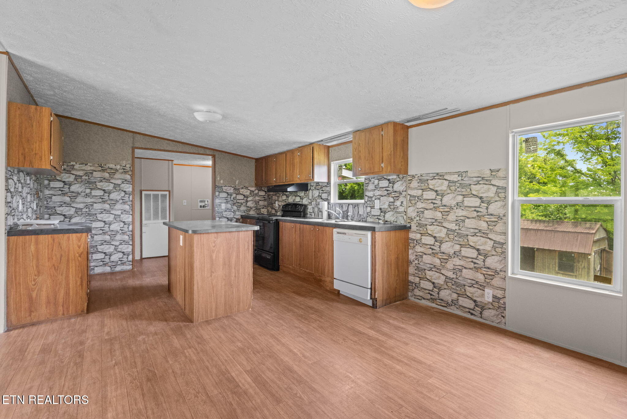 707 Mcadoo Street Clinton TN 37716