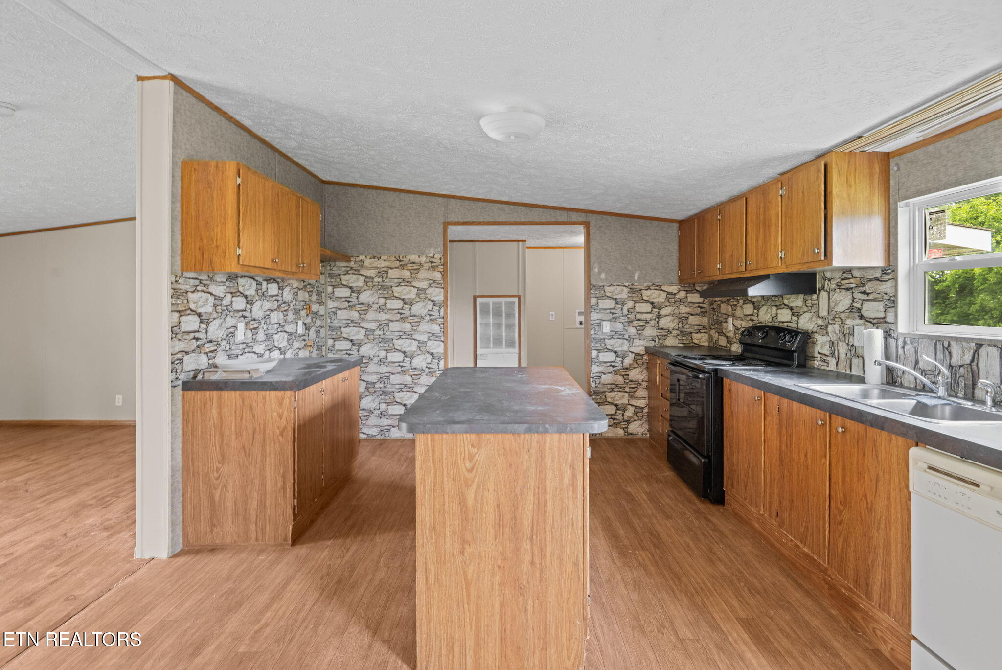 707 Mcadoo Street Clinton TN 37716