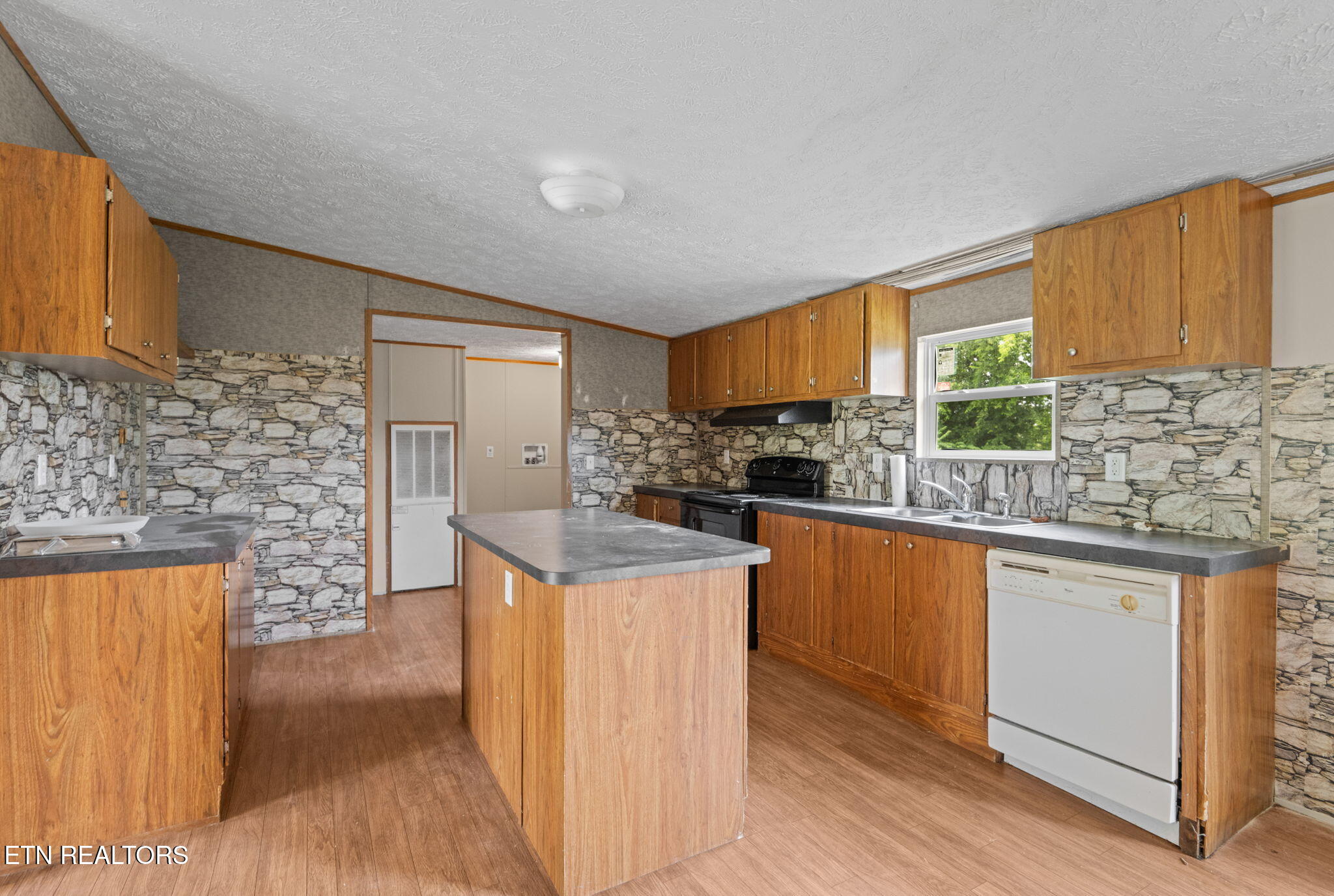 707 Mcadoo Street Clinton TN 37716