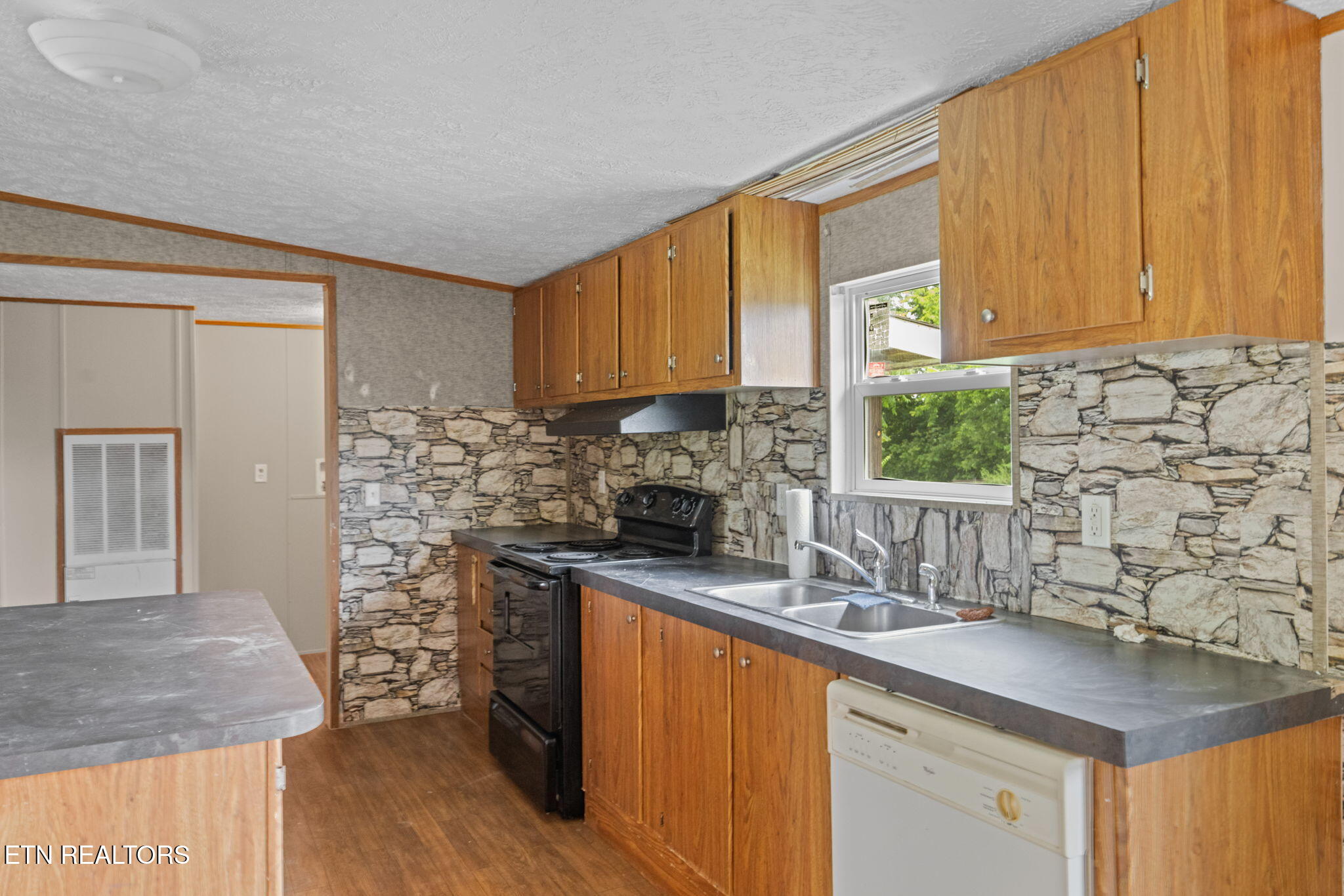 707 Mcadoo Street Clinton TN 37716