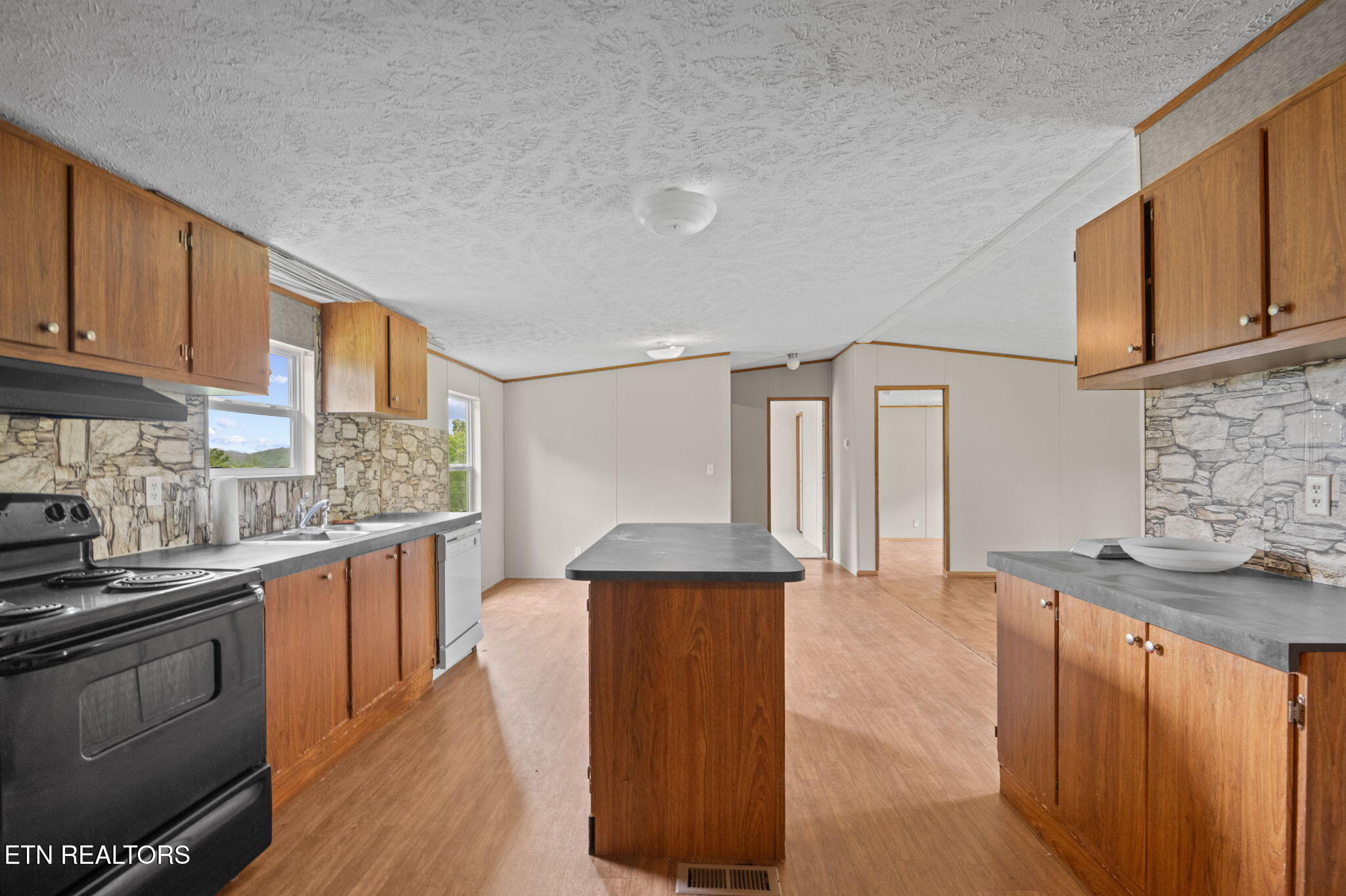 707 Mcadoo Street Clinton TN 37716