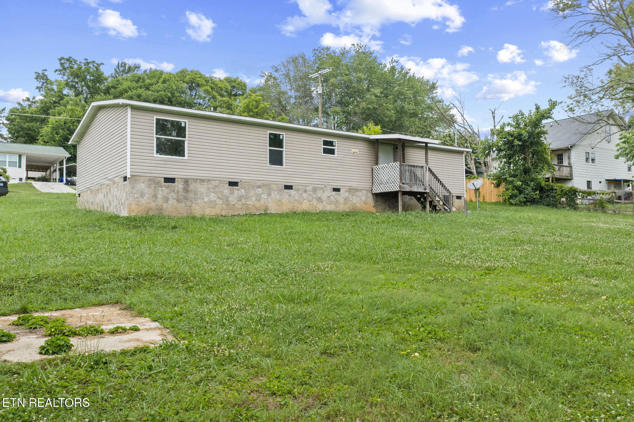 707 Mcadoo Street Clinton TN 37716