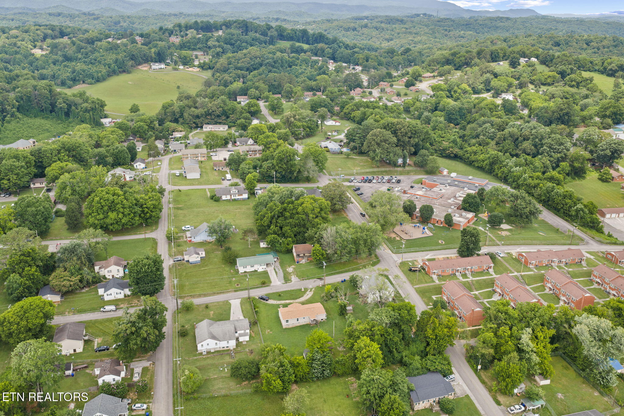 707 Mcadoo Street Clinton TN 37716