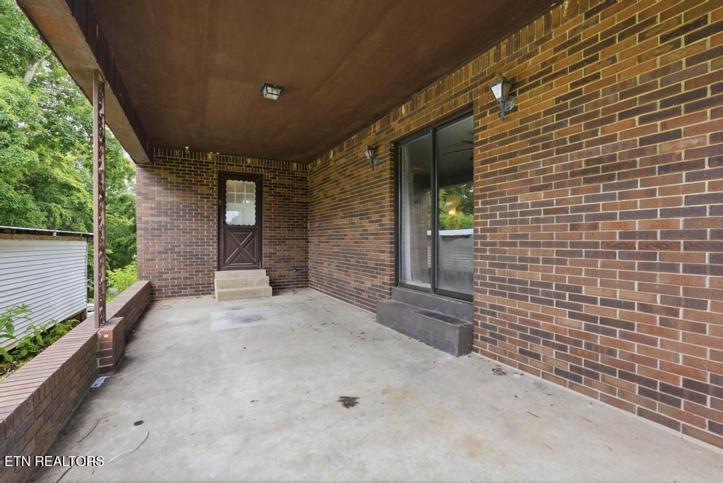 553 Lafayette Road Red Boiling Springs TN 37150