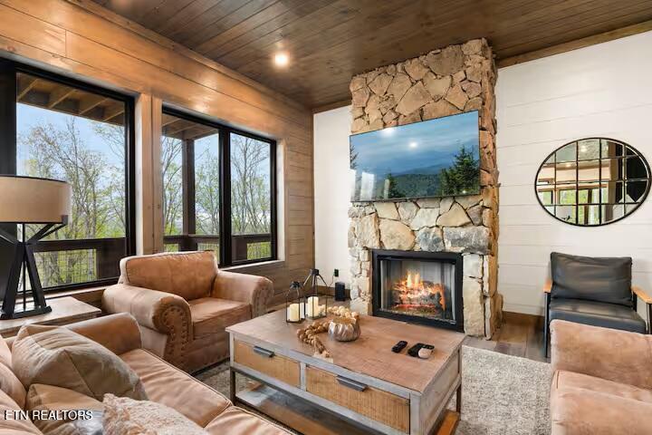 5016 Long Rifle Road Walland TN 37886