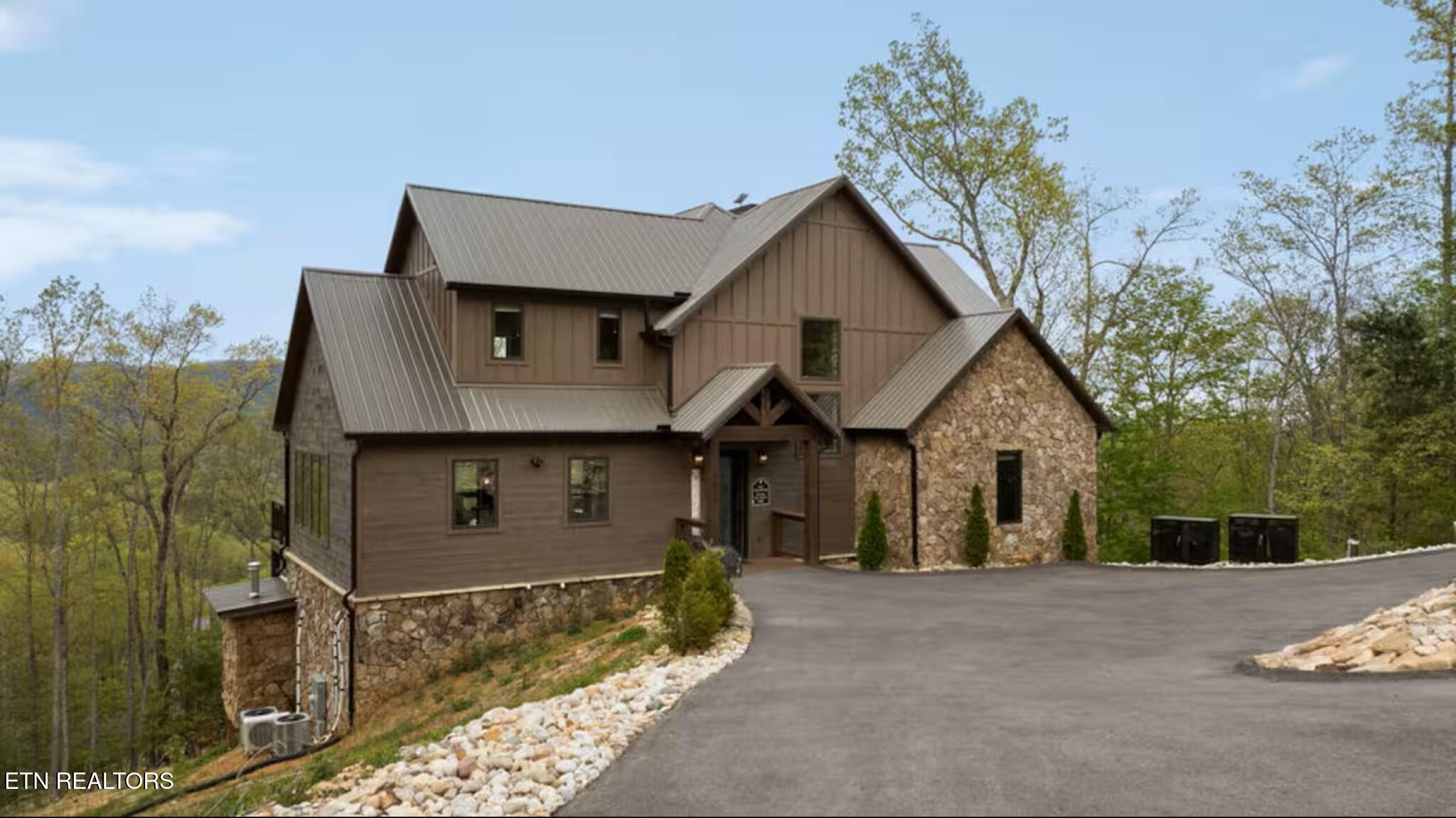 5016 Long Rifle Road Walland TN 37886