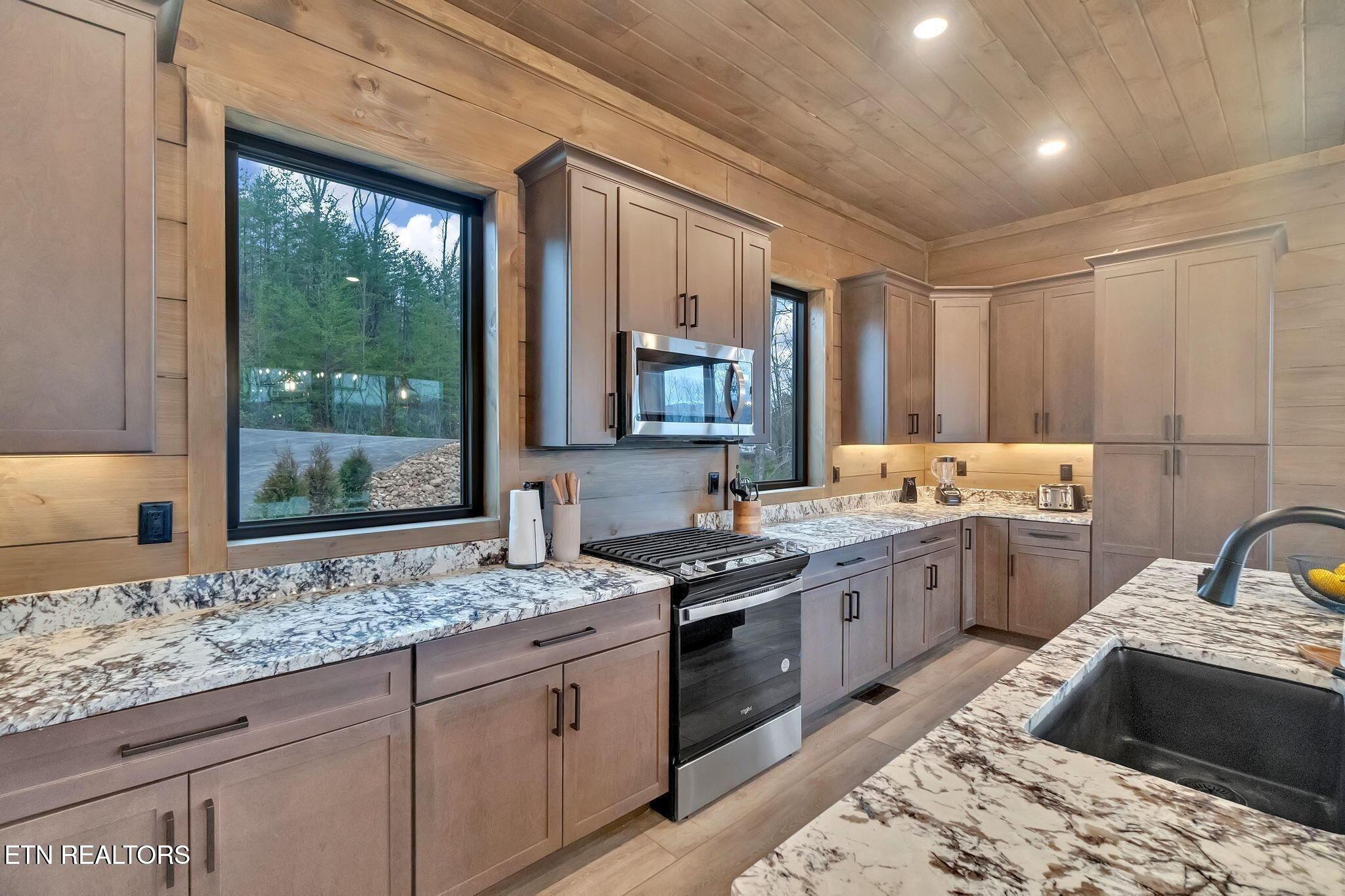 5016 Long Rifle Road Walland TN 37886
