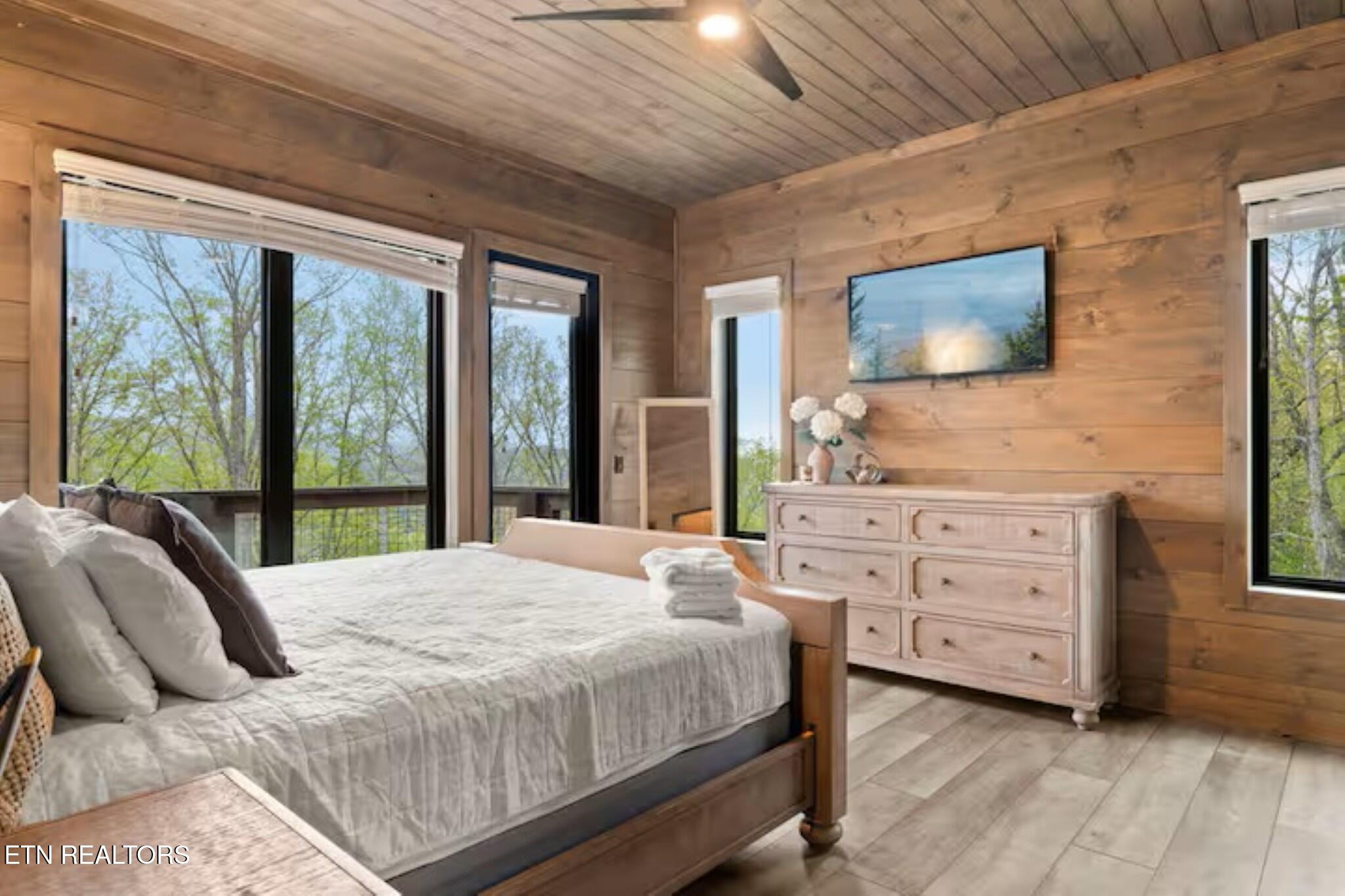 5016 Long Rifle Road Walland TN 37886