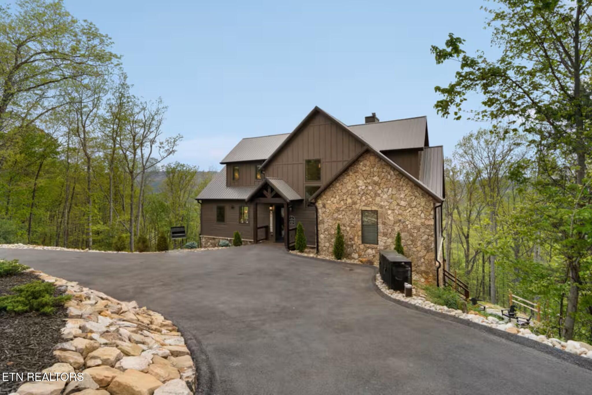 5016 Long Rifle Road Walland TN 37886