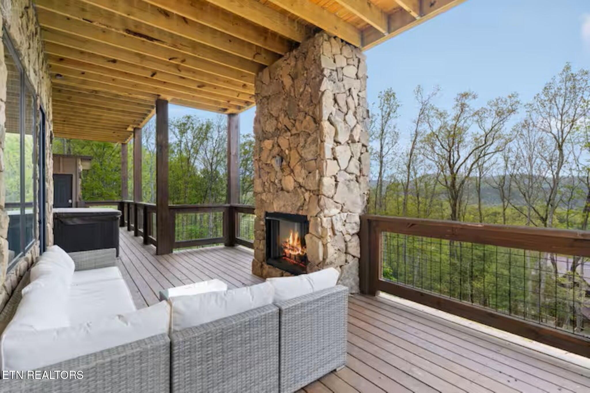 5016 Long Rifle Road Walland TN 37886