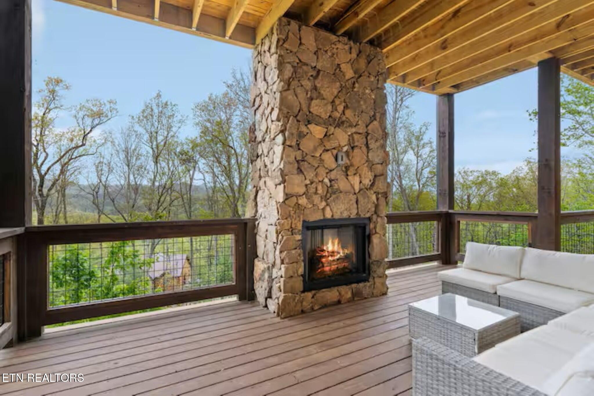 5016 Long Rifle Road Walland TN 37886