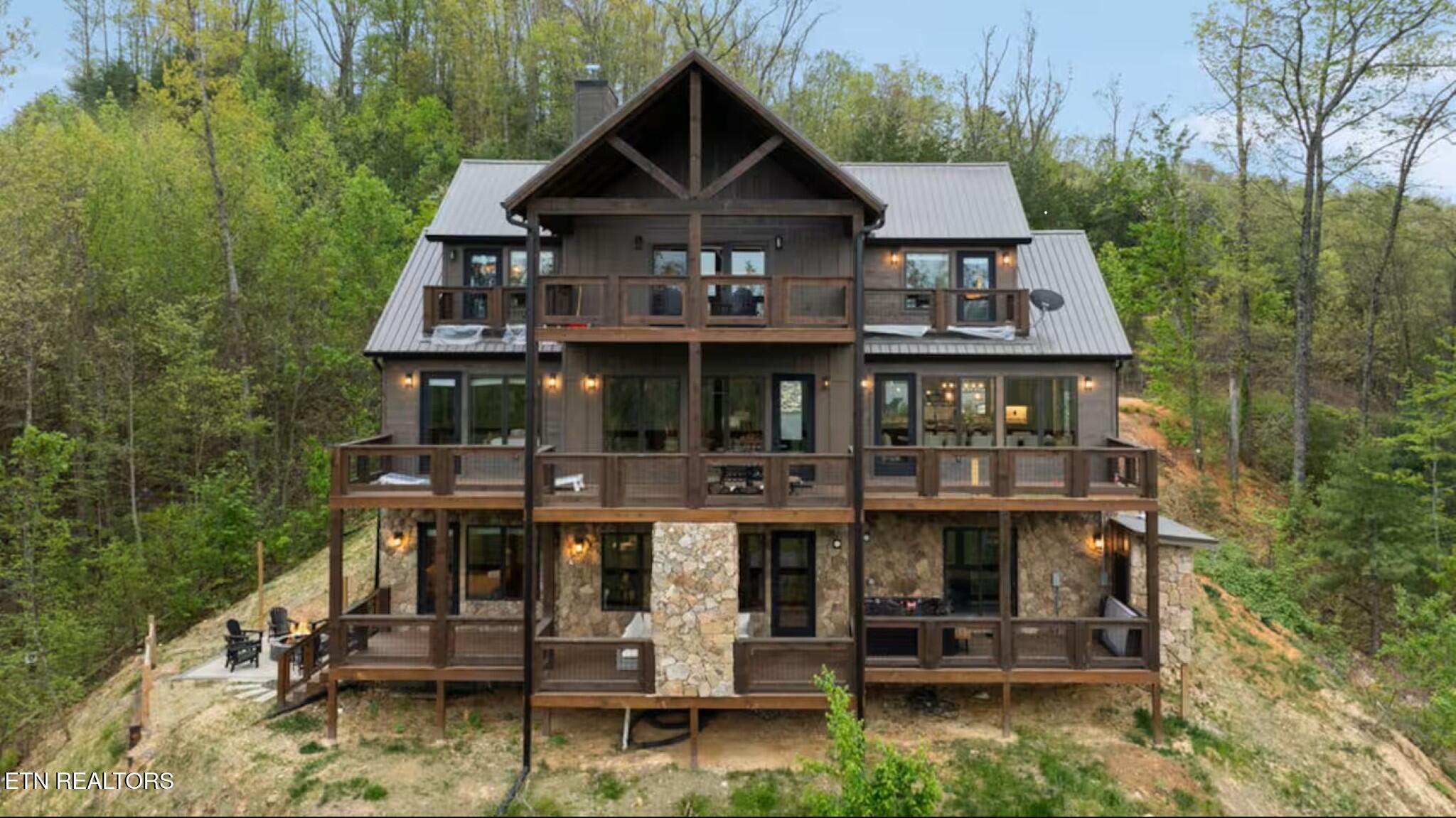 5016 Long Rifle Road Walland TN 37886