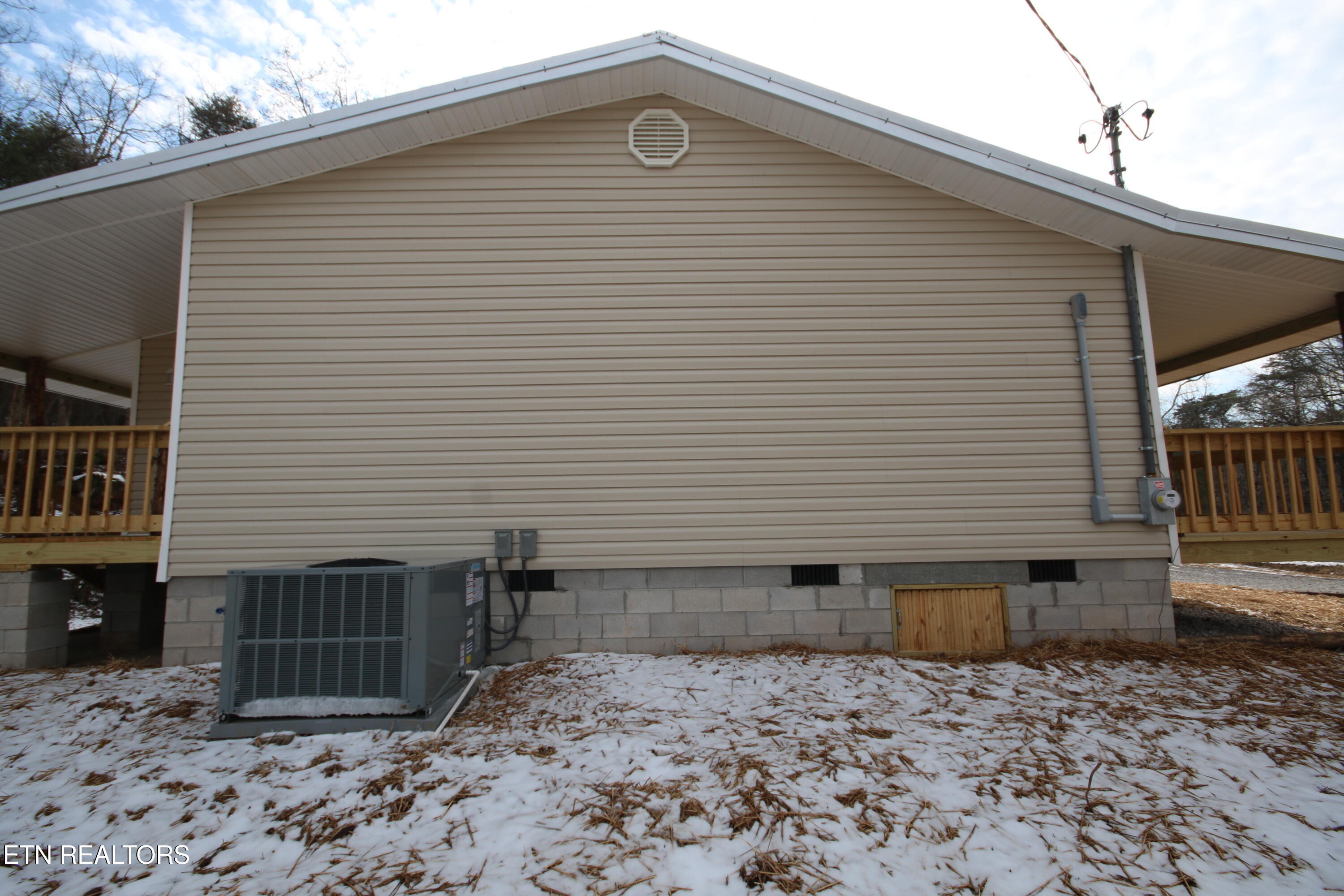 580 County Road 461 Englewood TN 37329