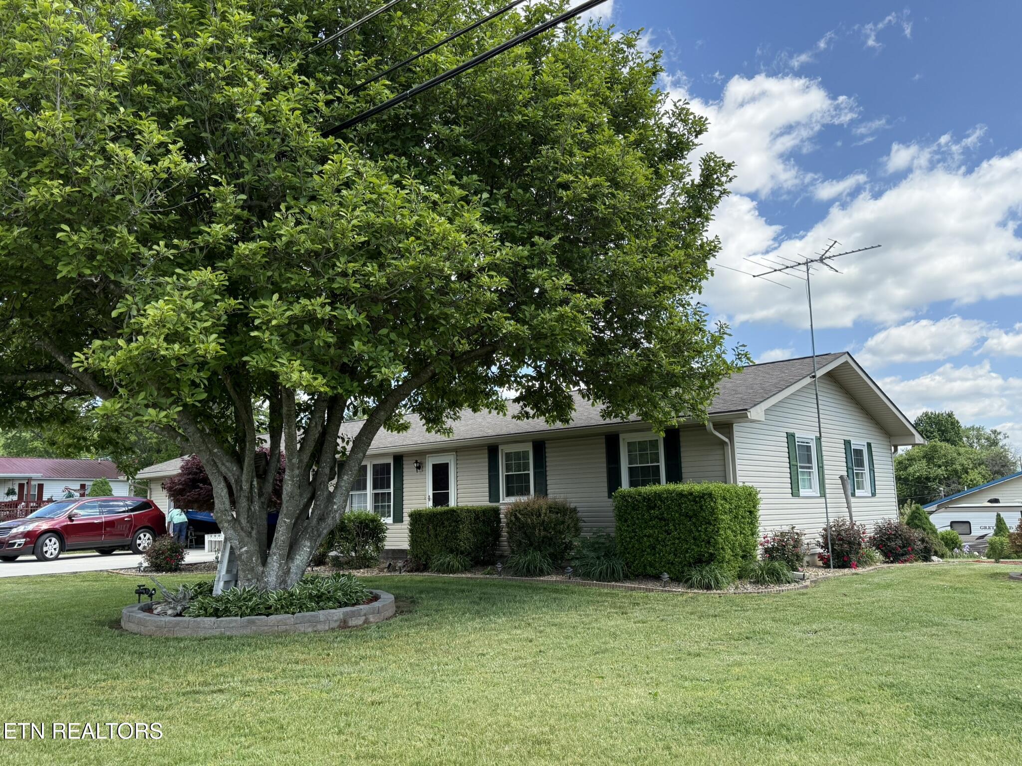 155 Valley View Road Lafollette TN 37766