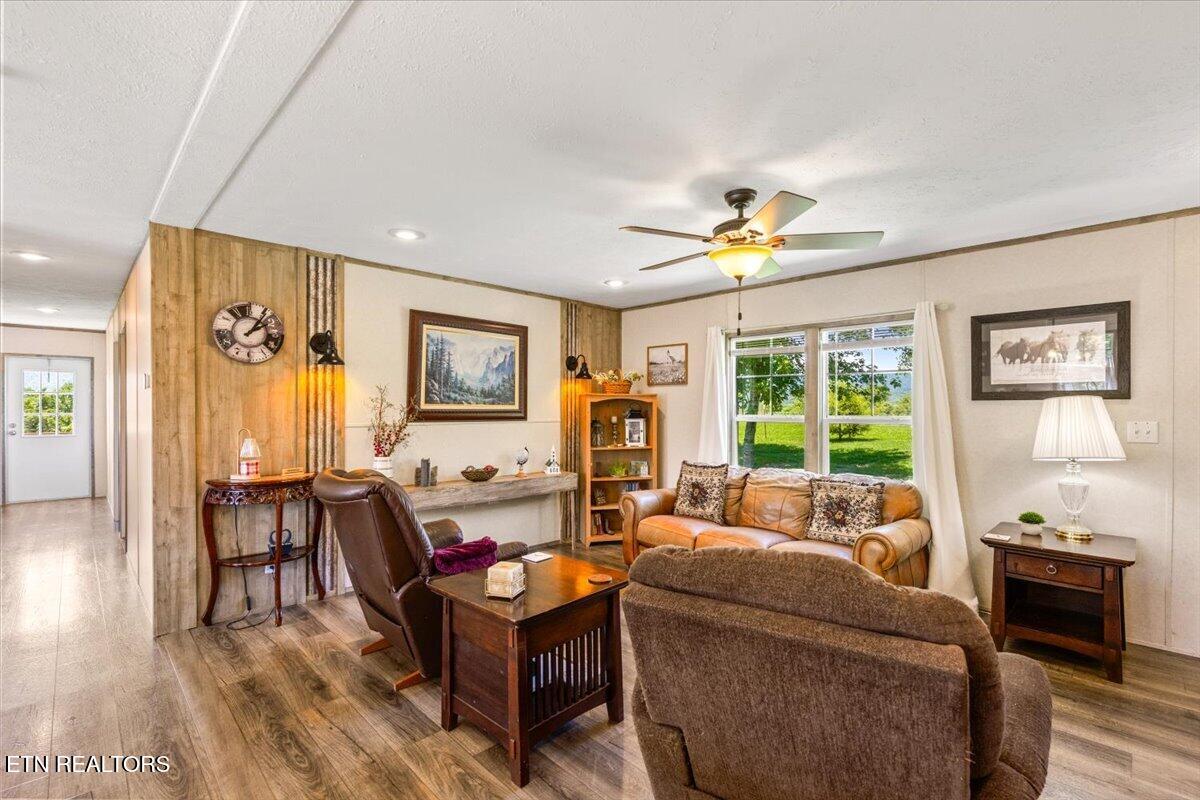 387 Price Drive Speedwell TN 37870