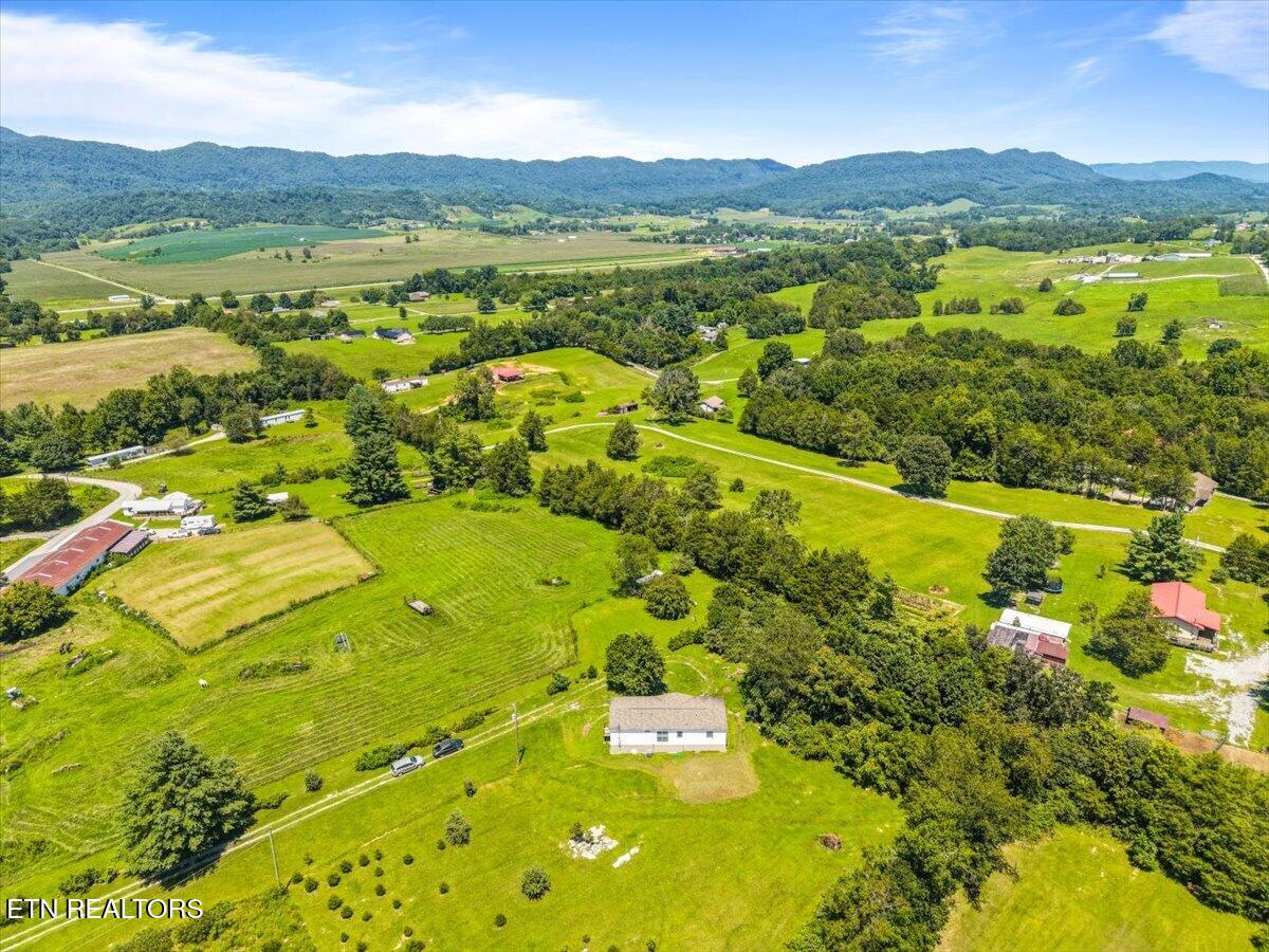 387 Price Drive Speedwell TN 37870