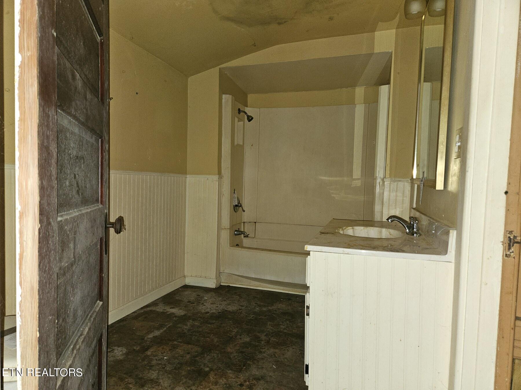722 Trenton Street Harriman TN 37748