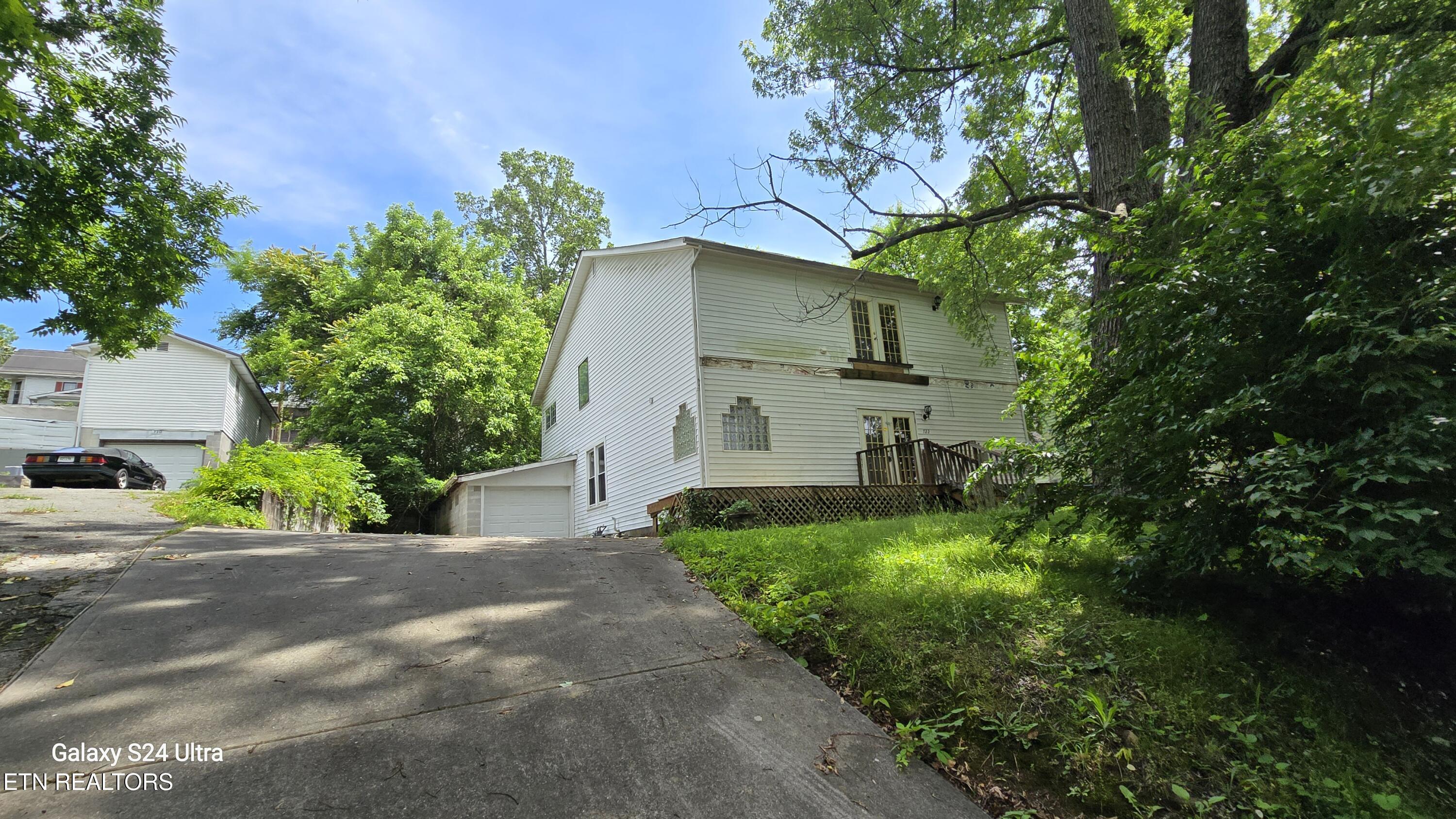 722 Trenton Street Harriman TN 37748