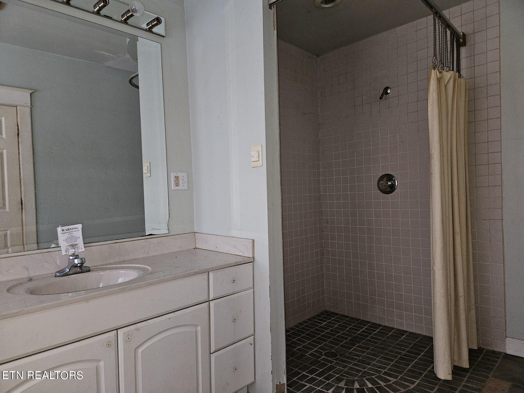 722 Trenton Street Harriman TN 37748
