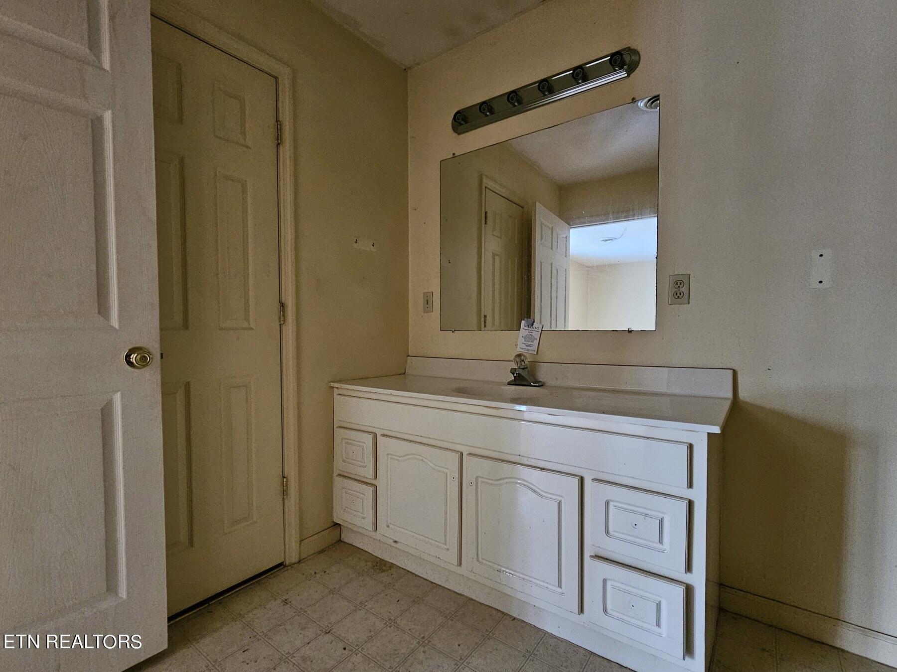 722 Trenton Street Harriman TN 37748
