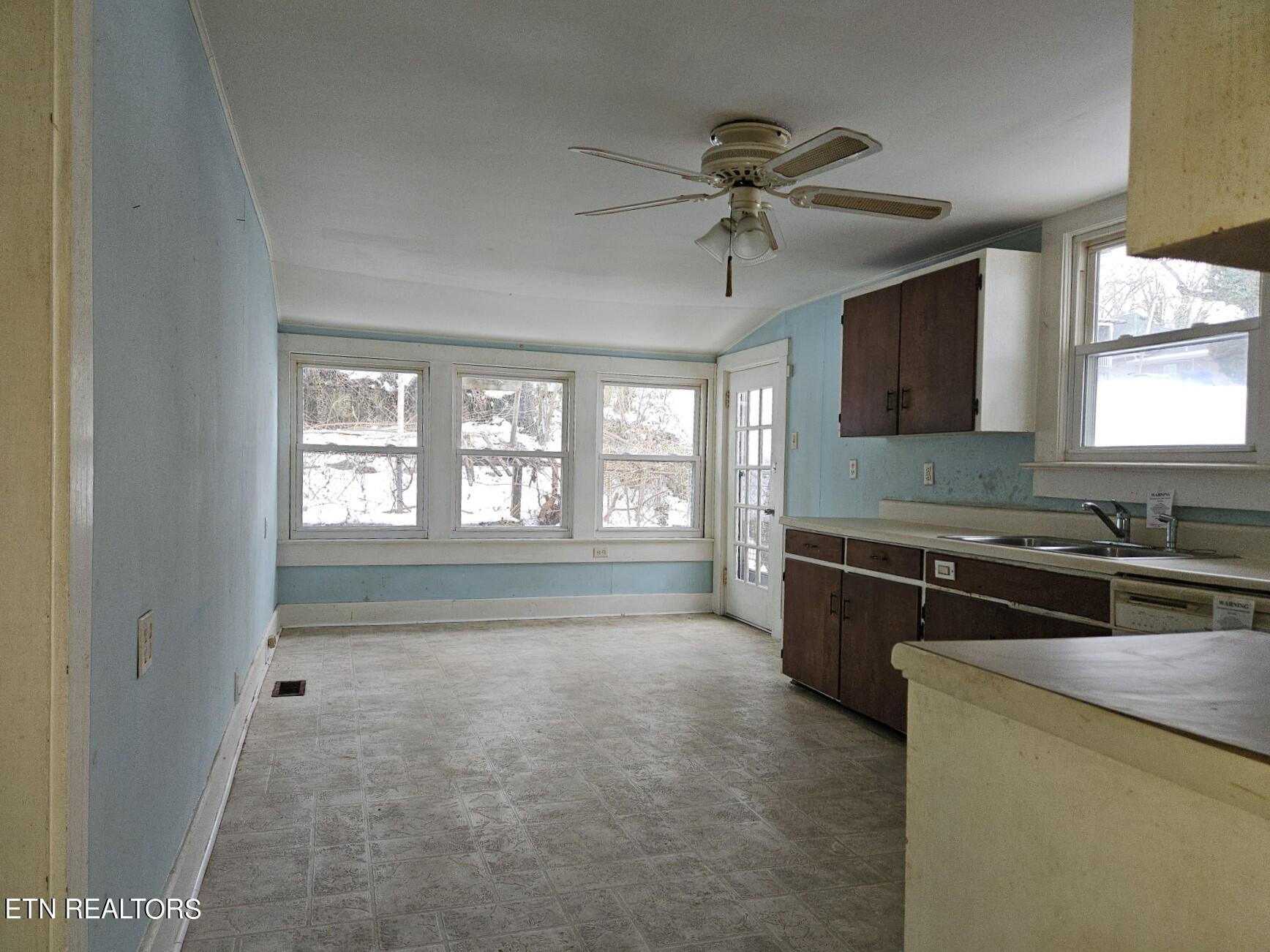 722 Trenton Street Harriman TN 37748