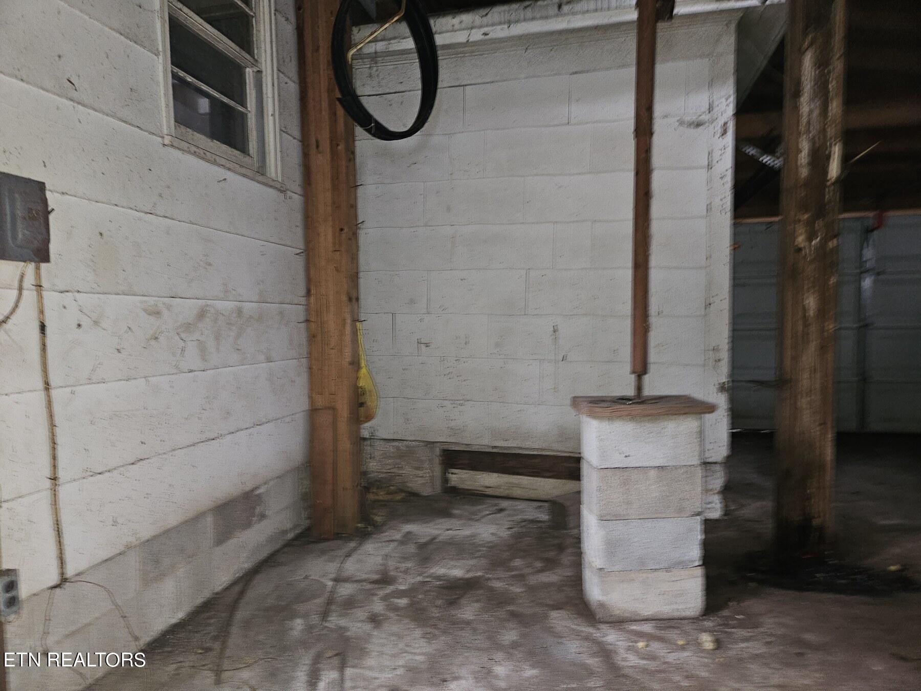 722 Trenton Street Harriman TN 37748