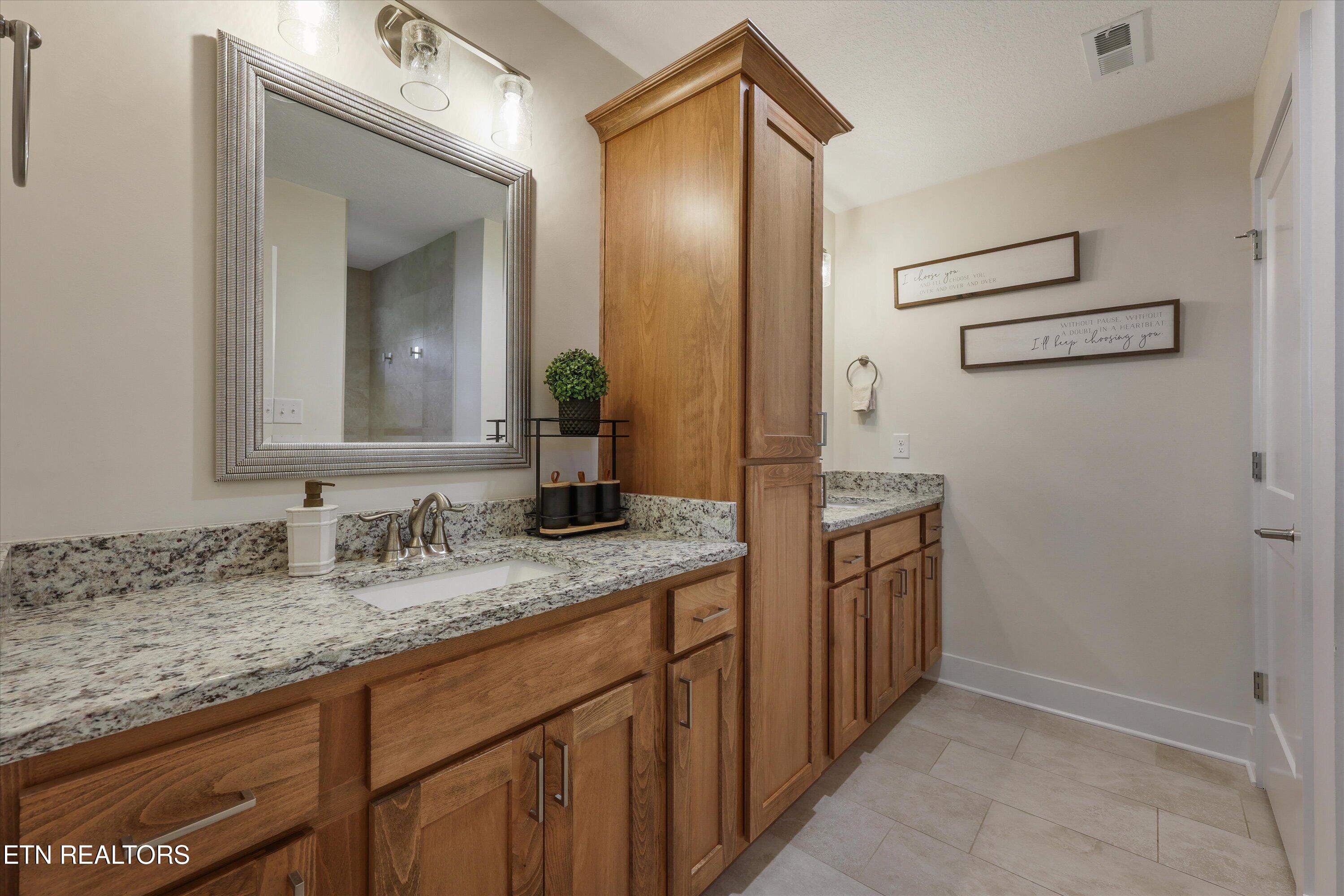 2217 Shylah Mia Lane Knoxville TN 37932