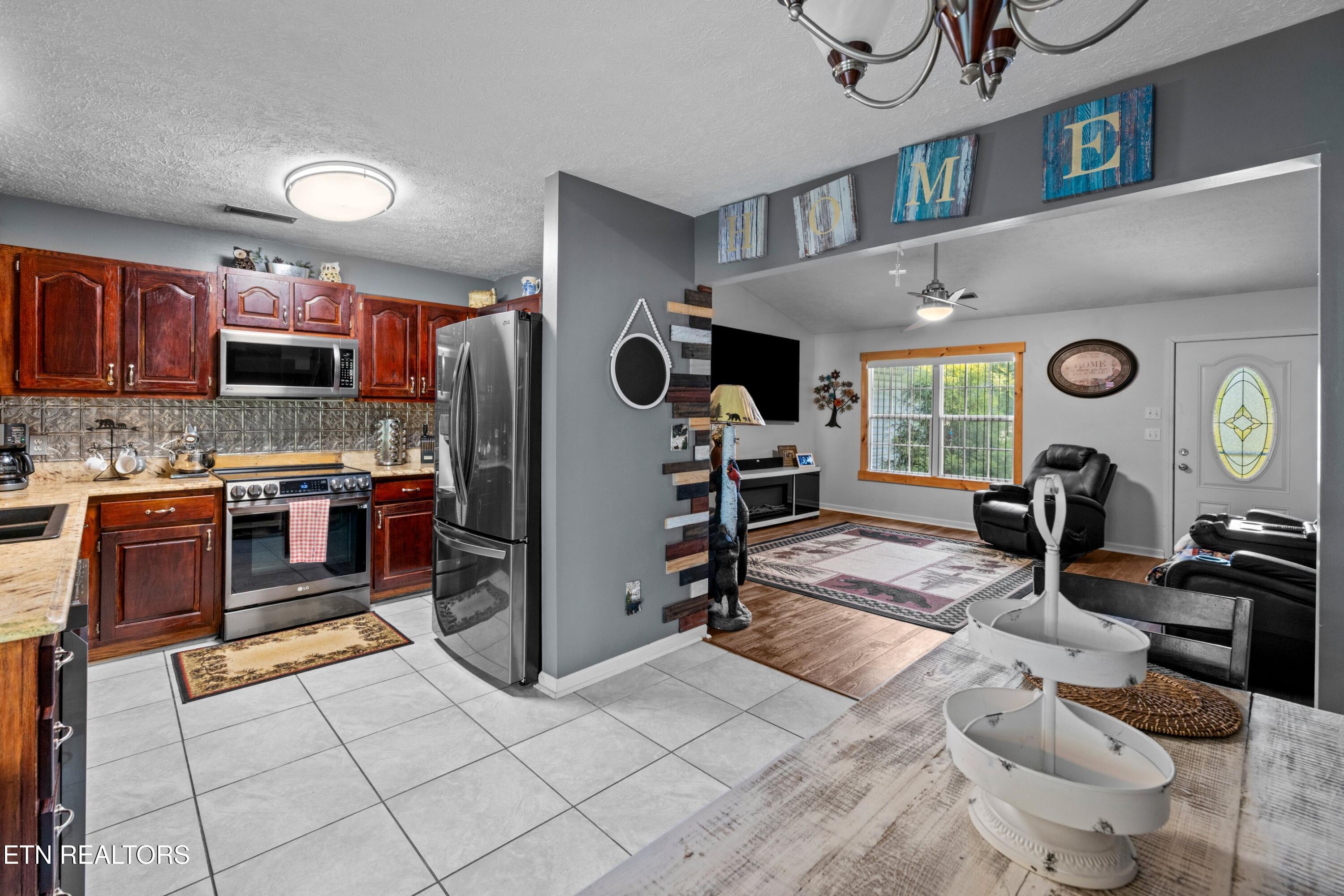 425 Glenns Lea Sevierville TN 37876