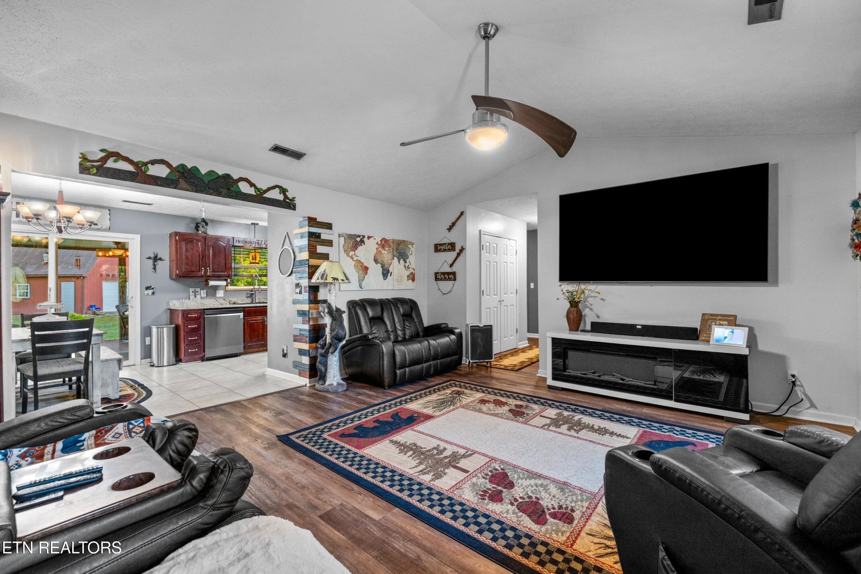 425 Glenns Lea Sevierville TN 37876