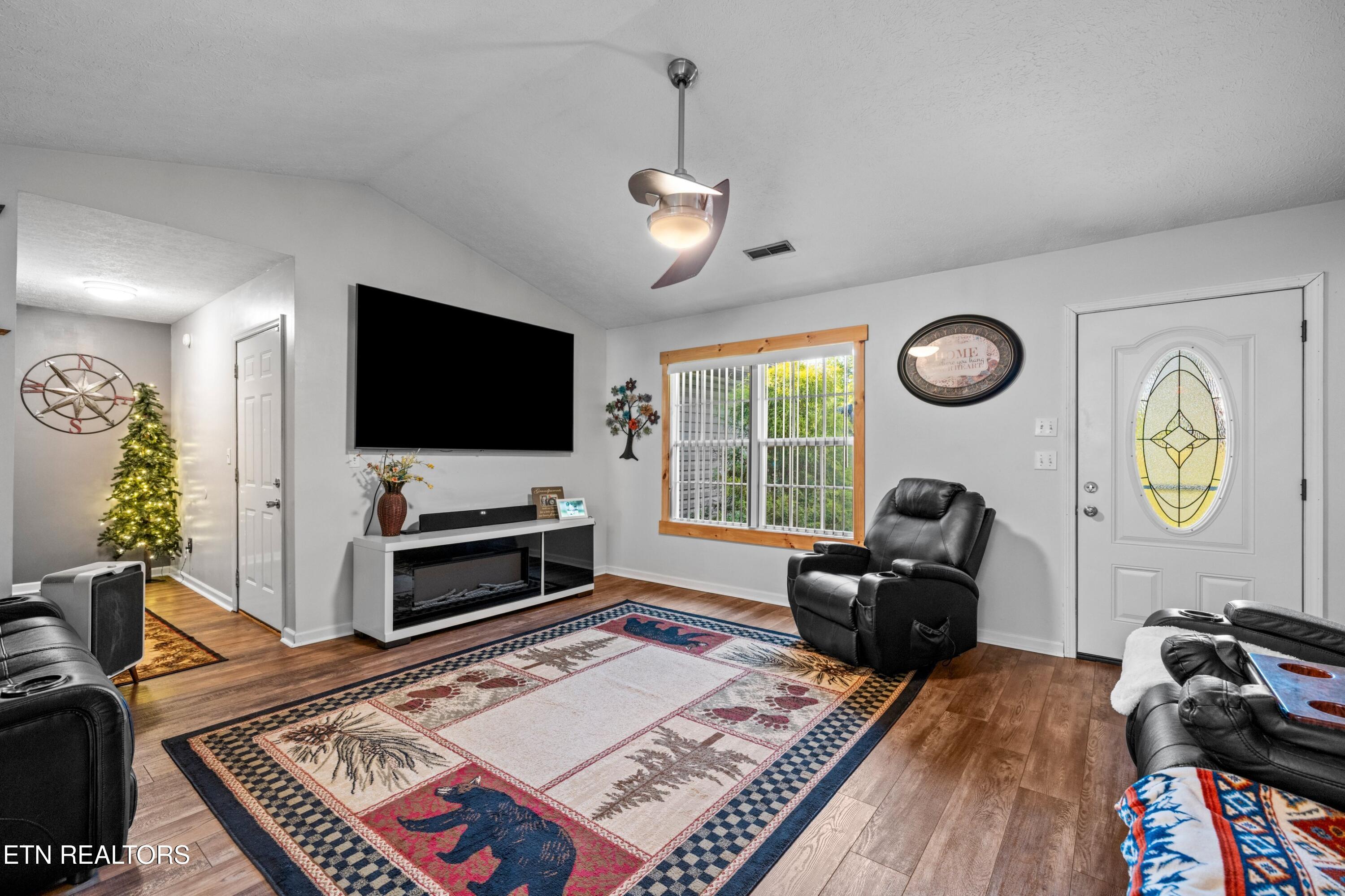 425 Glenns Lea Sevierville TN 37876