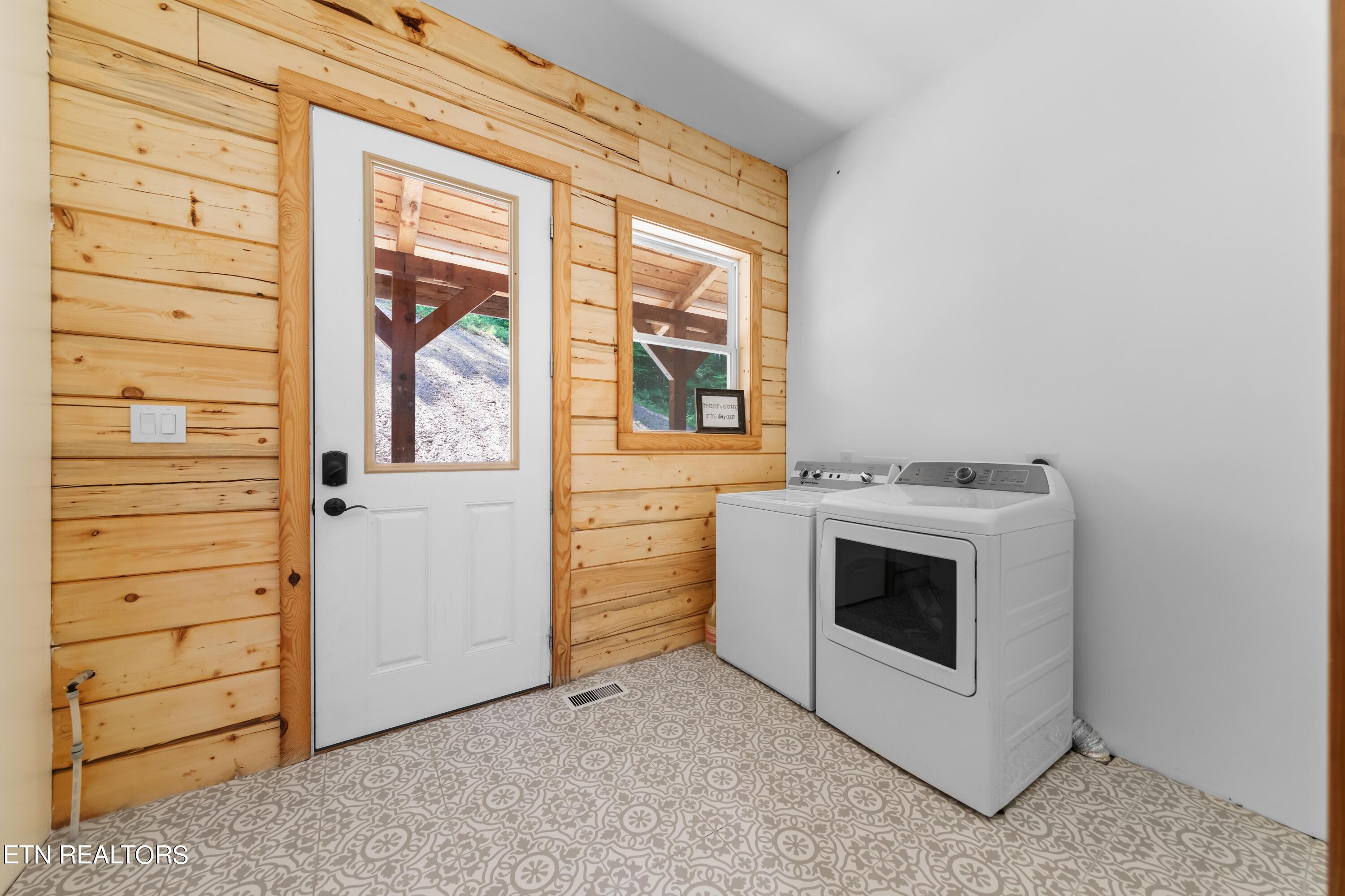 157 Foust Hollow Road Heiskell TN 37754