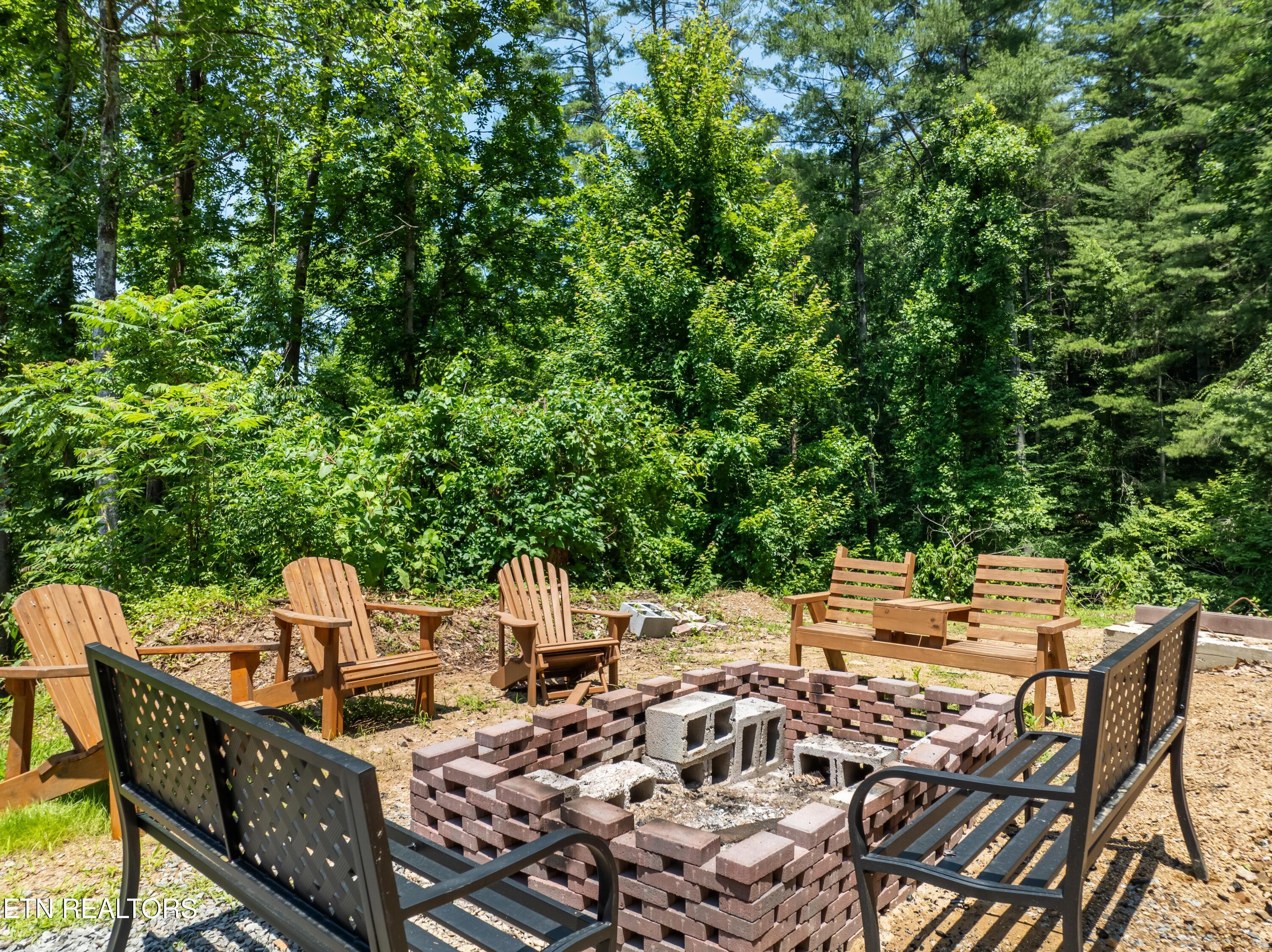 157 Foust Hollow Road Heiskell TN 37754