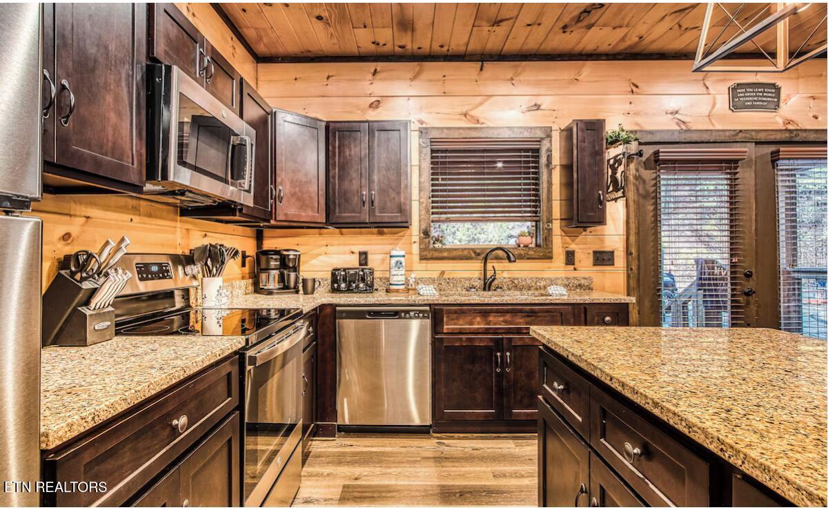 1775 Bluff Ridge Road Sevierville TN 37876