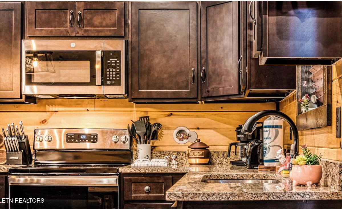 1775 Bluff Ridge Road Sevierville TN 37876