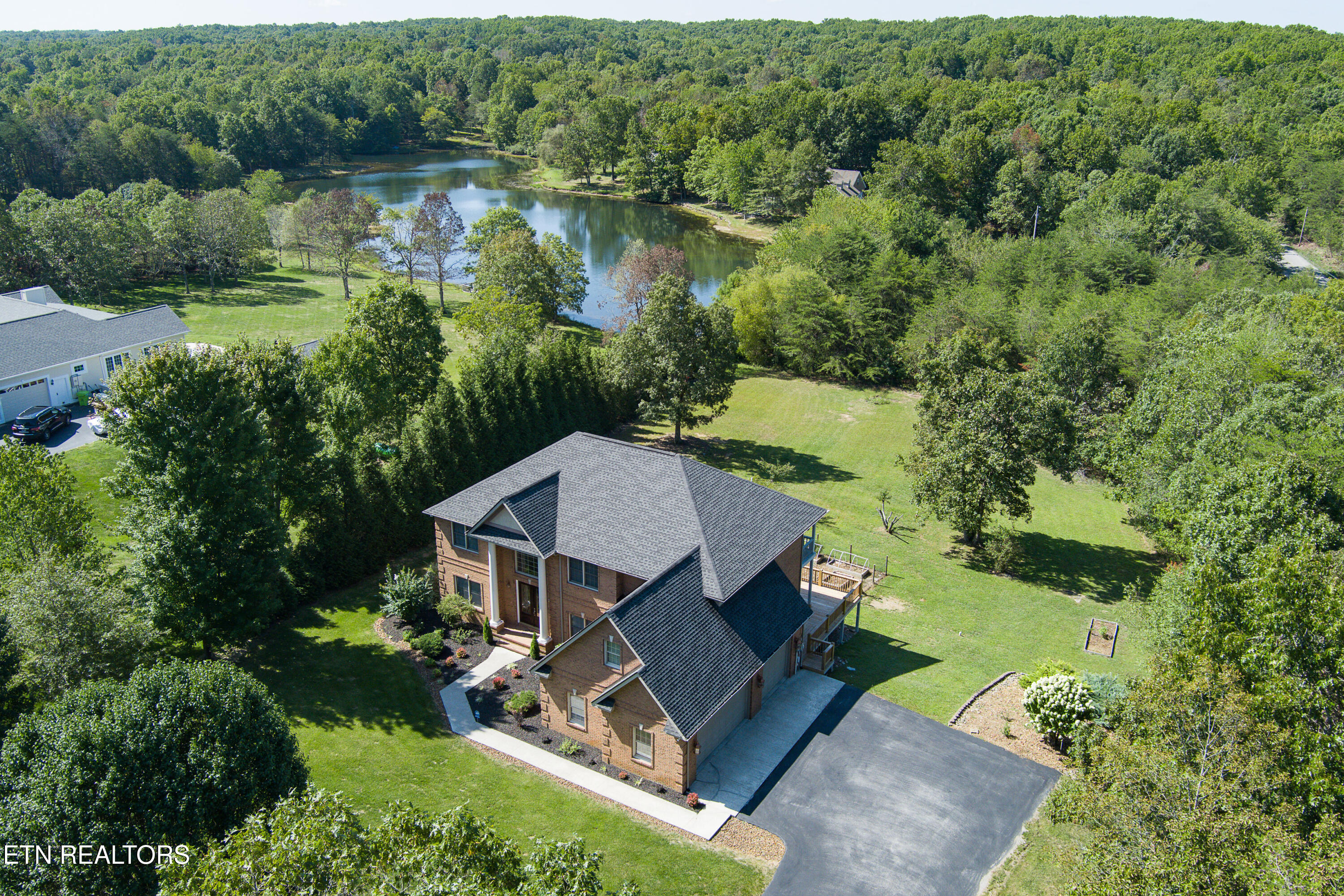 435 Magnolia Lane Crossville TN 38555
