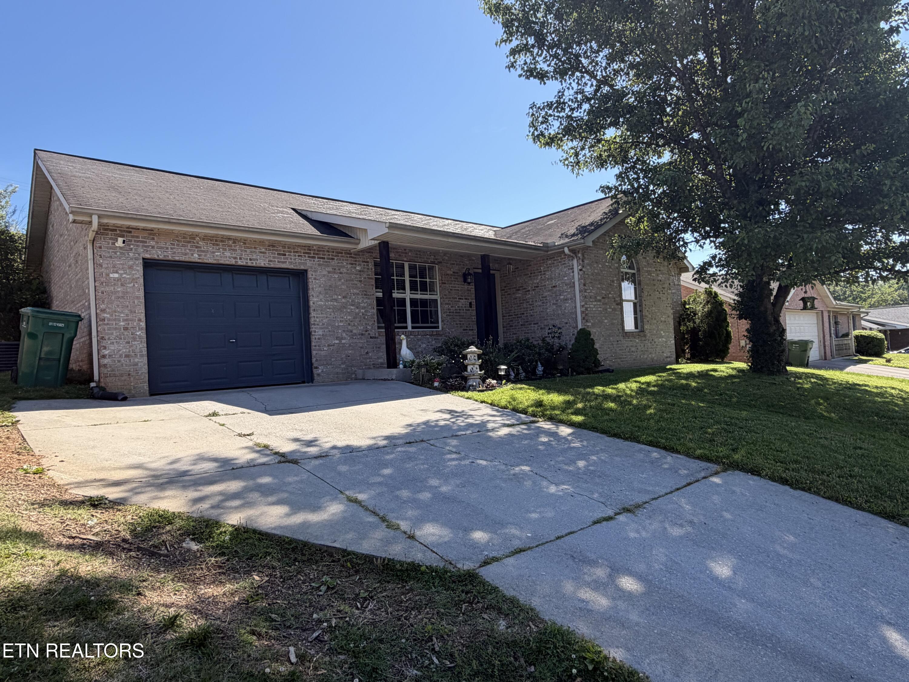 8134 Marsala Lane Knoxville TN 37938