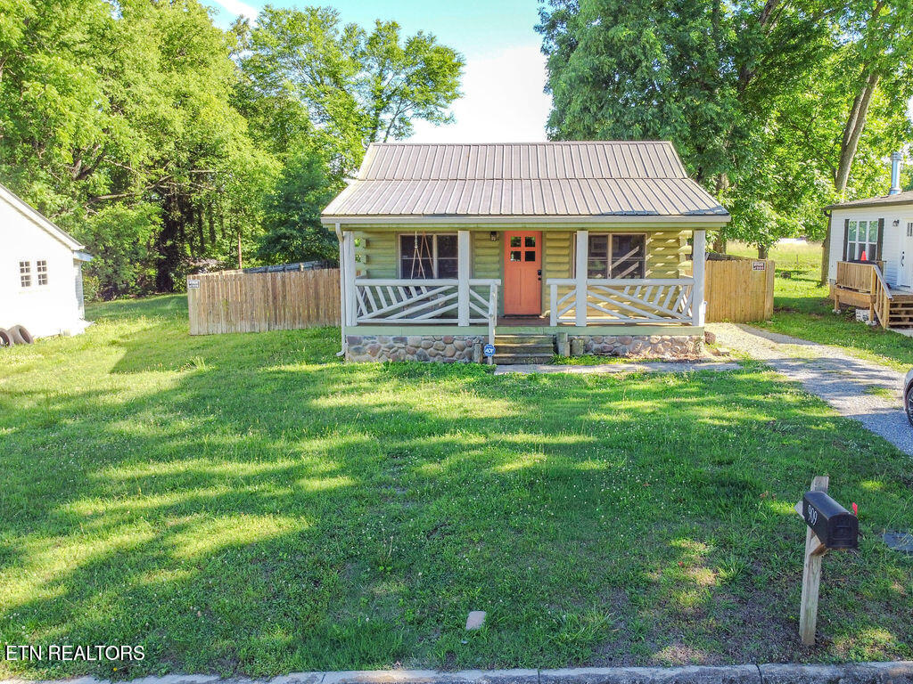 909 W Morris Street Sweetwater TN 37874