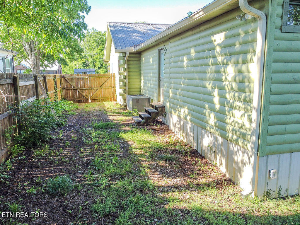 909 W Morris Street Sweetwater TN 37874