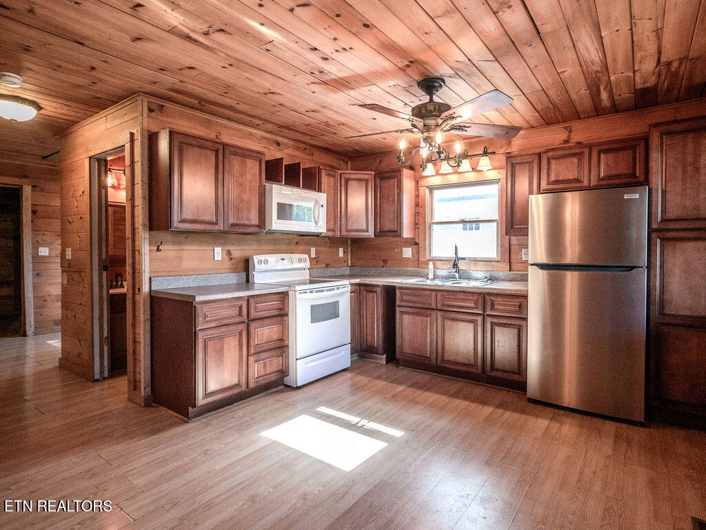 909 W Morris Street Sweetwater TN 37874
