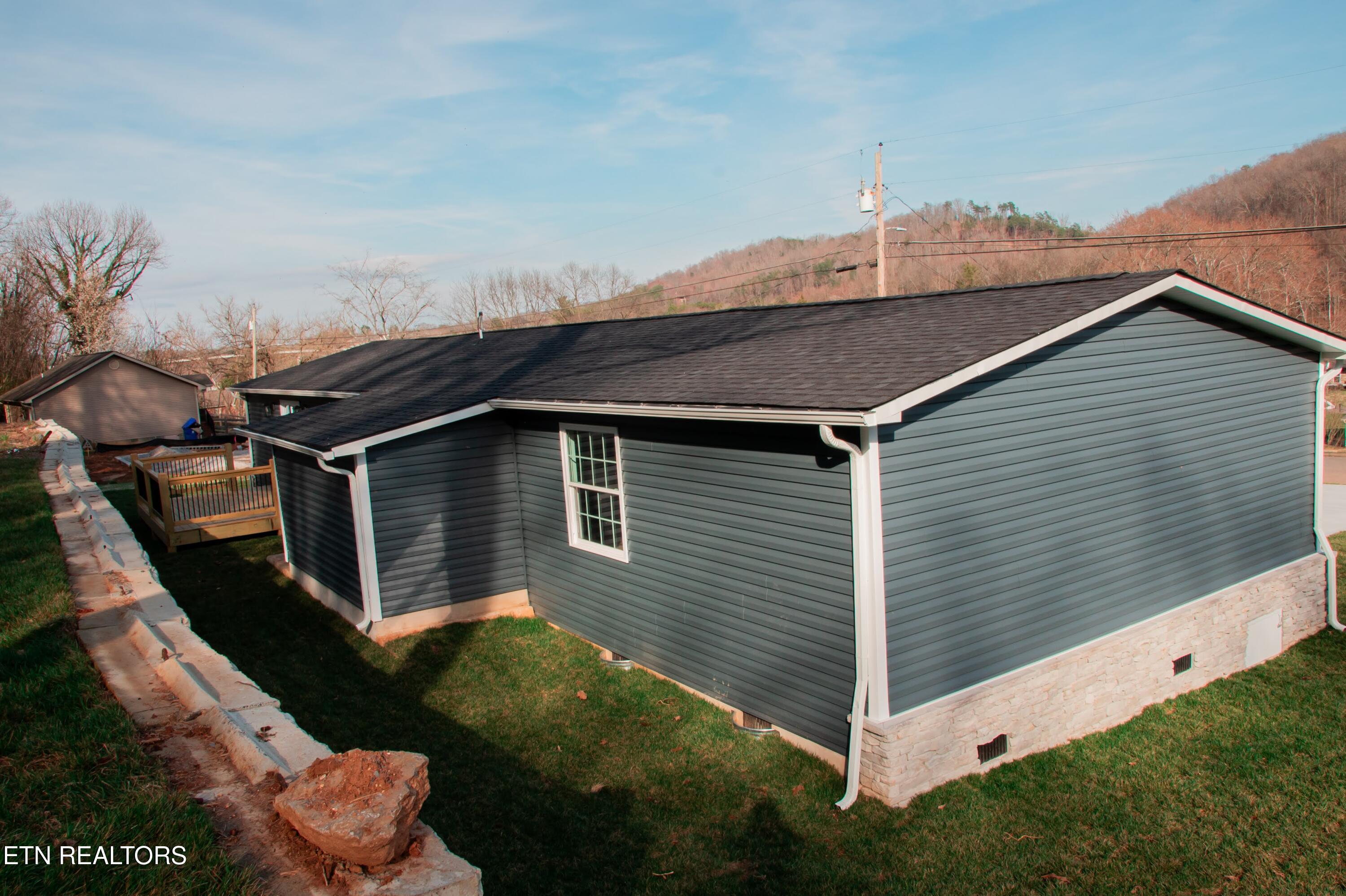 515 Greenwood Drive Clinton TN 37716