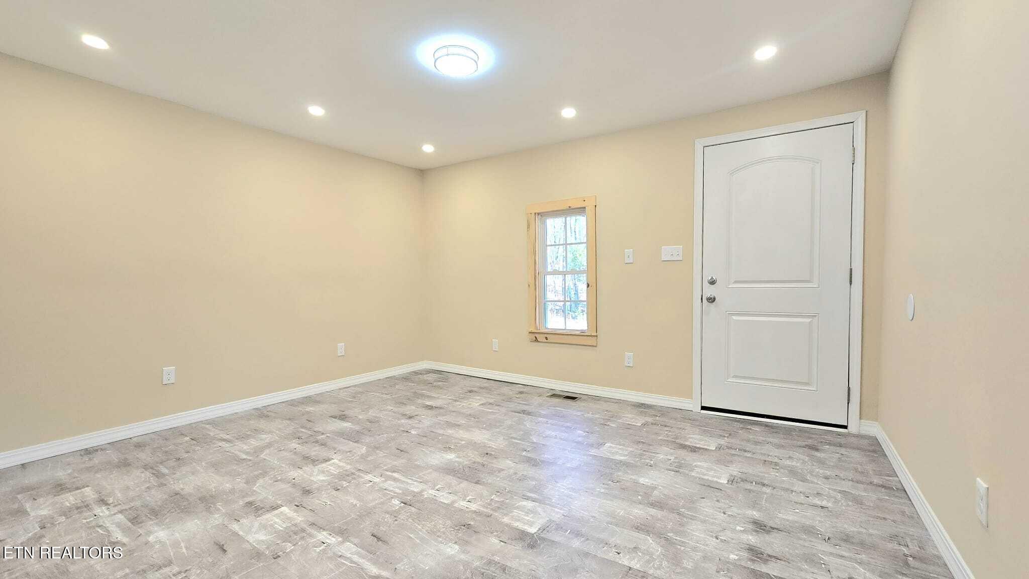 153 Holt Lane Kingston TN 37763
