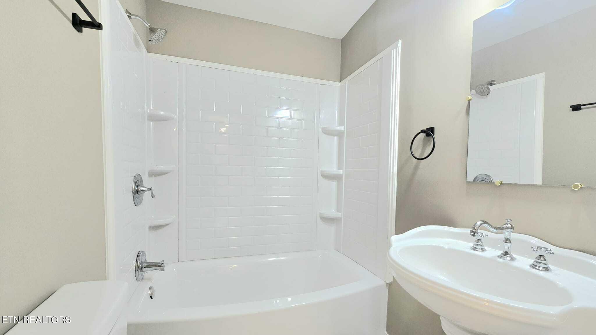 153 Holt Lane Kingston TN 37763