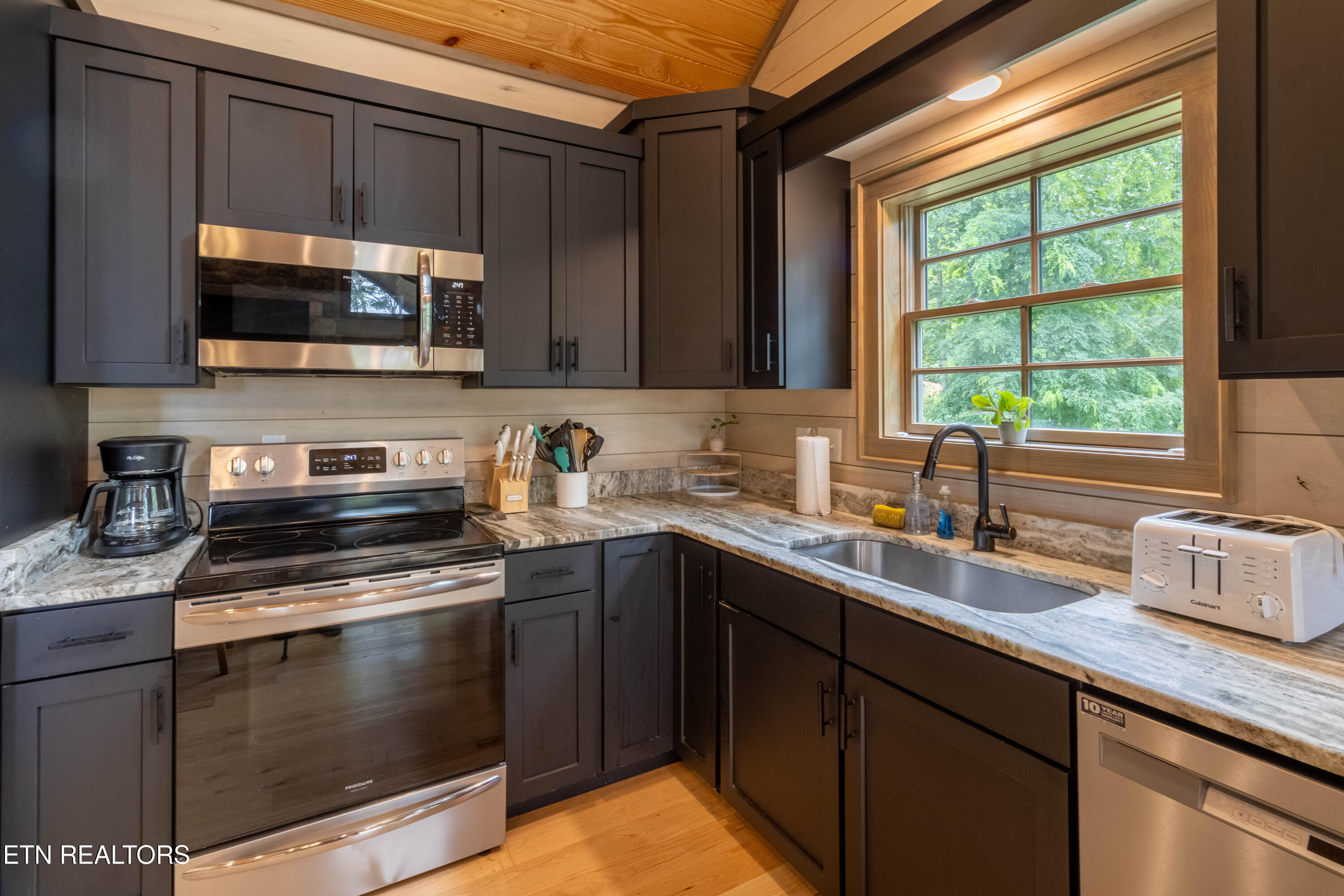 4163 Burning Tree Lane Sevierville TN 37862