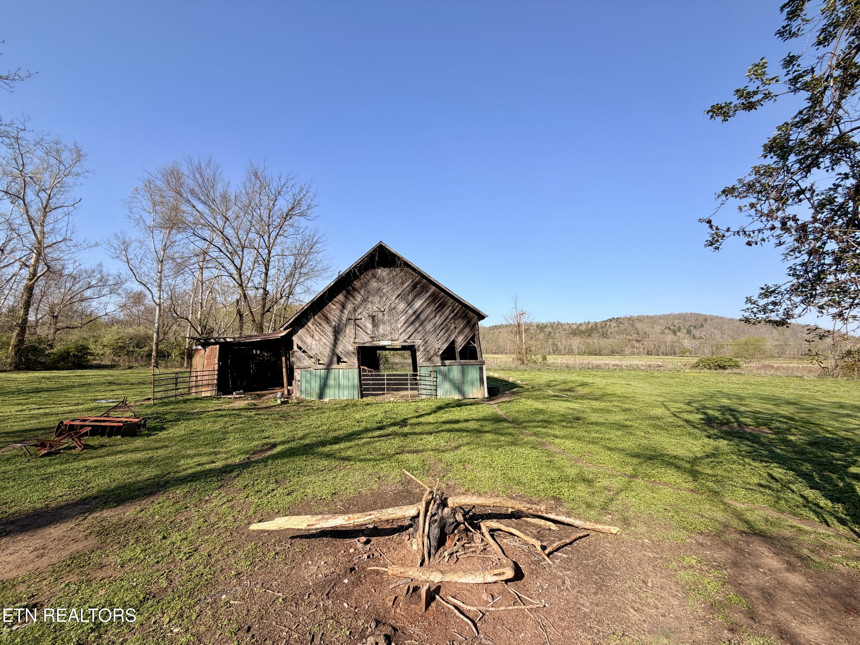 5640 Brimstone Road Robbins TN 37852