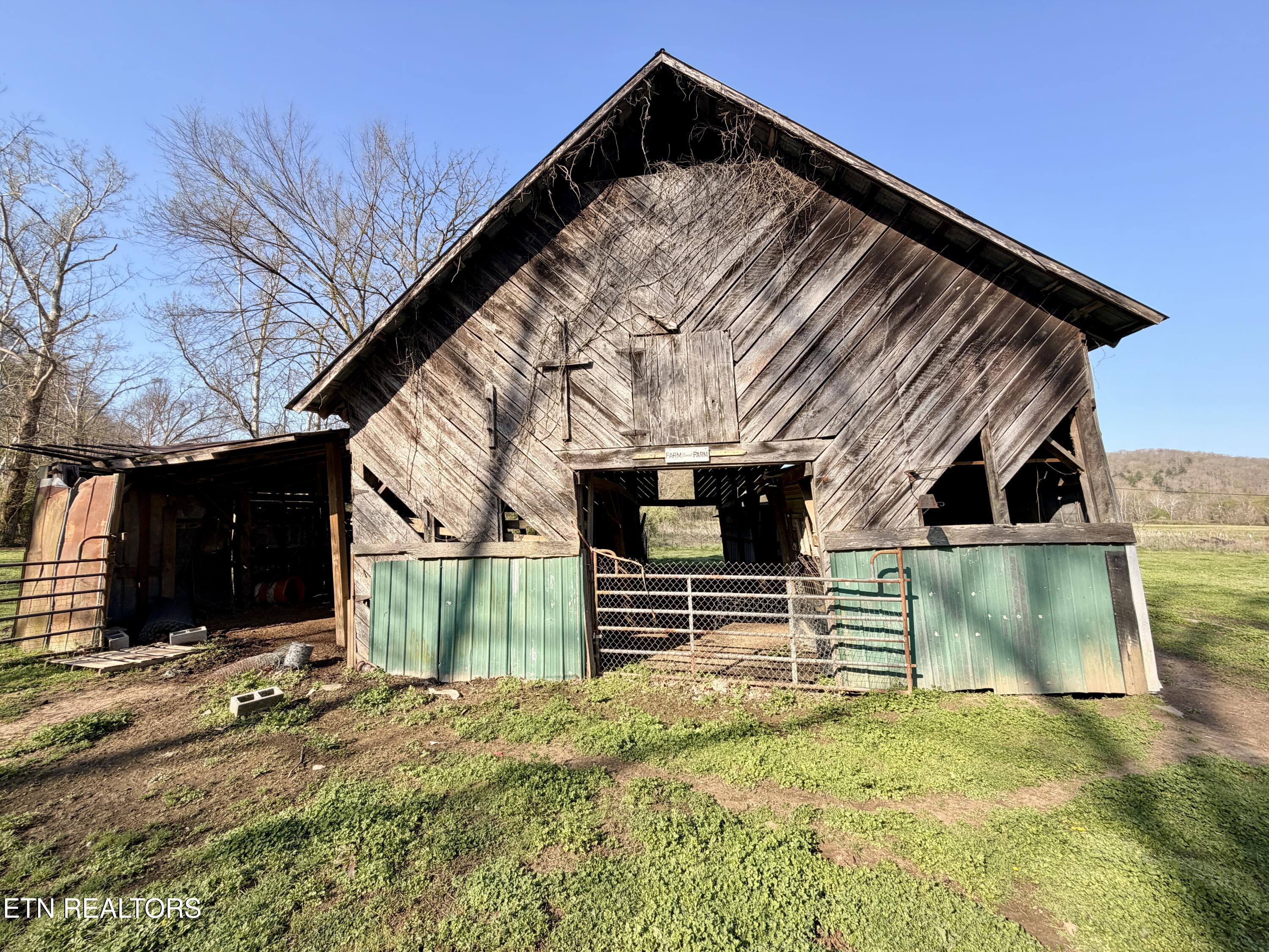 5640 Brimstone Road Robbins TN 37852