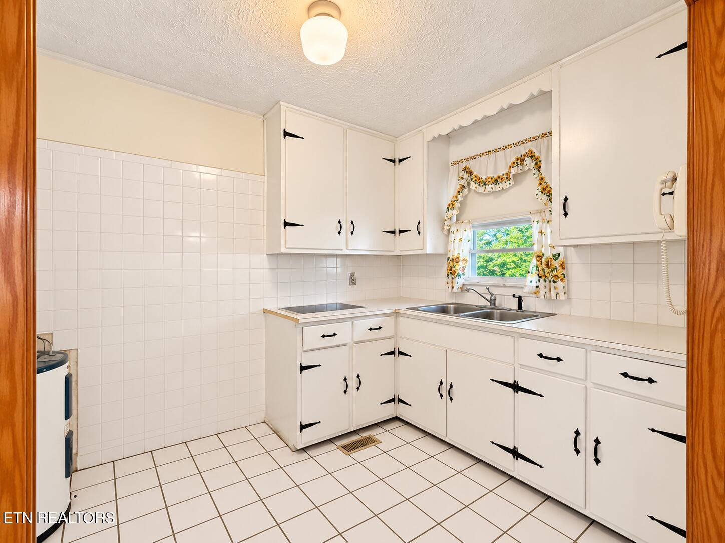 1601 Maple Drive Knoxville TN 37918