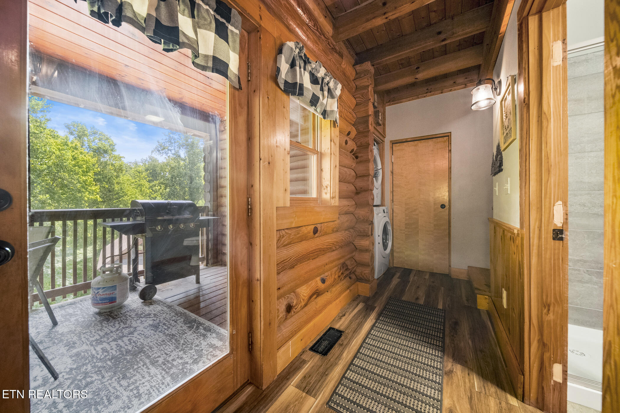350 Big Bear Way Pigeon Forge TN 37863