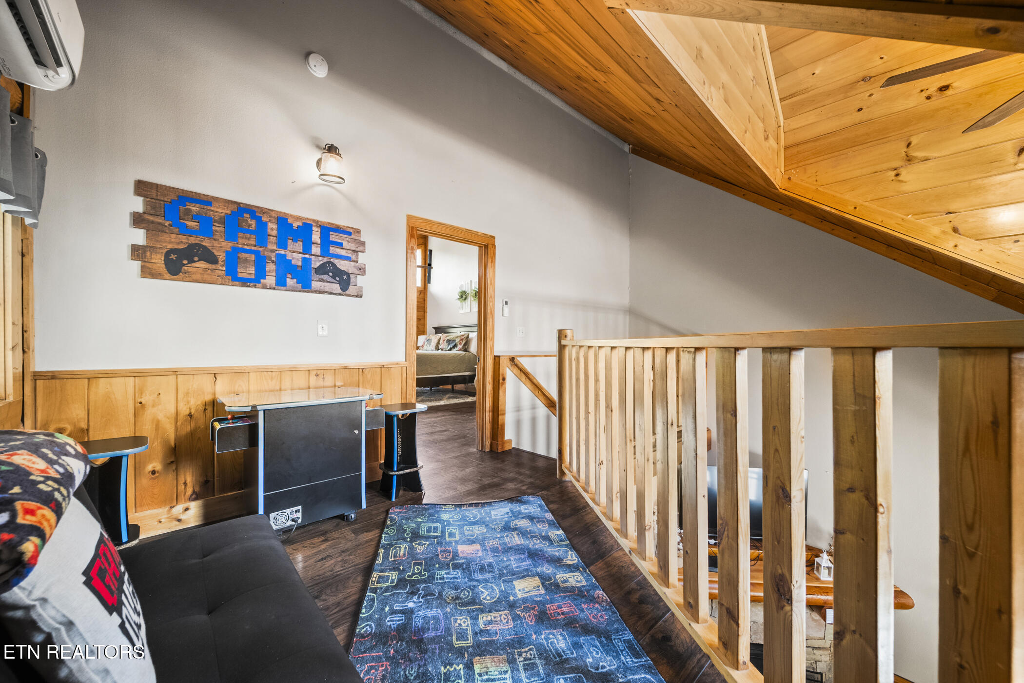 350 Big Bear Way Pigeon Forge TN 37863